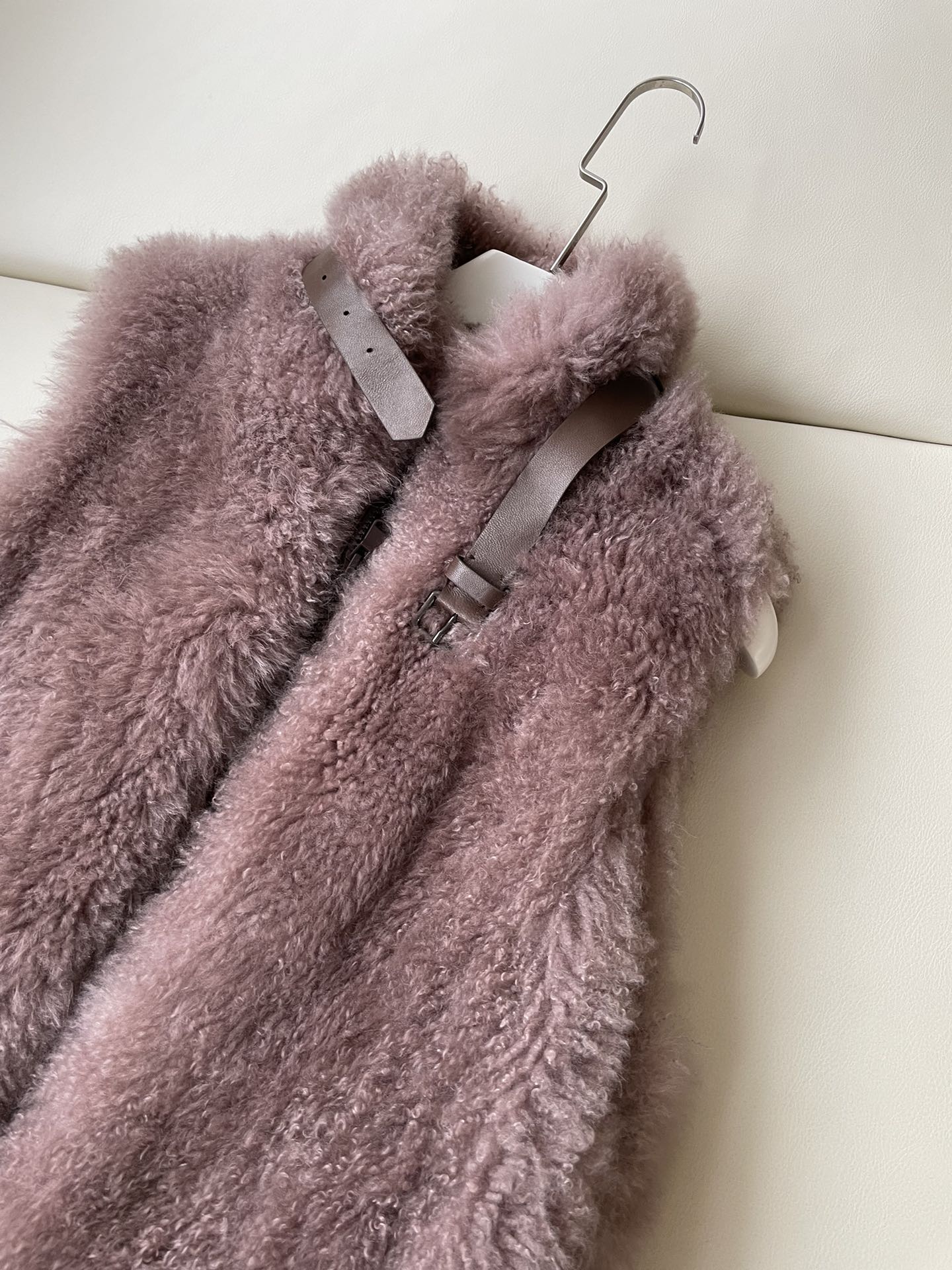 Luxurious Italian Wool Suit with Unique Desert Rose Color and High-Quality Details - 图片 2