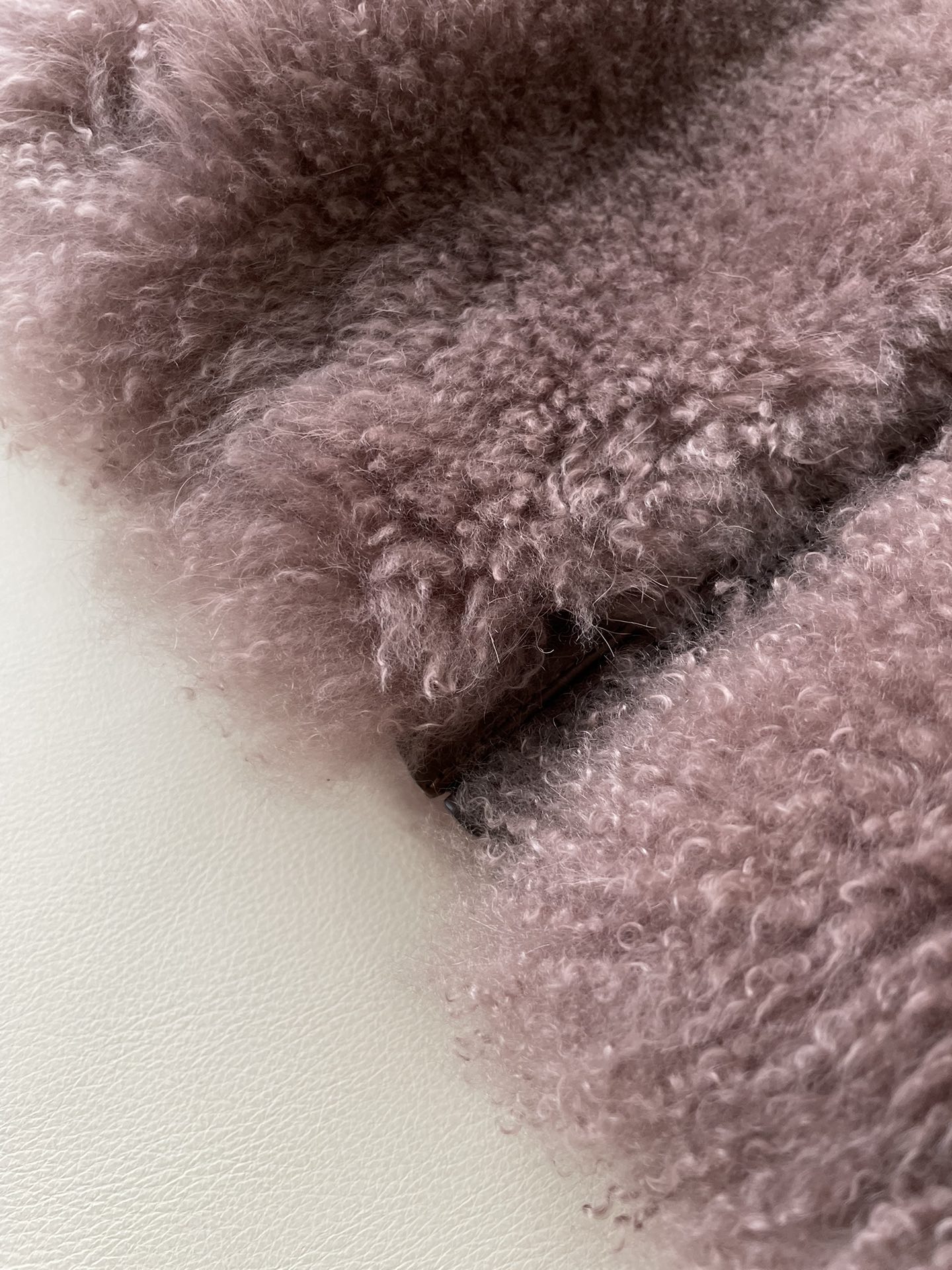 Luxurious Italian Wool Suit with Unique Desert Rose Color and High-Quality Details - 图片 6