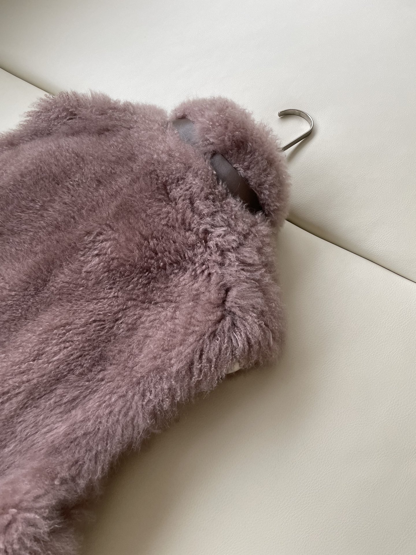 Luxurious Italian Wool Suit with Unique Desert Rose Color and High-Quality Details - 图片 7