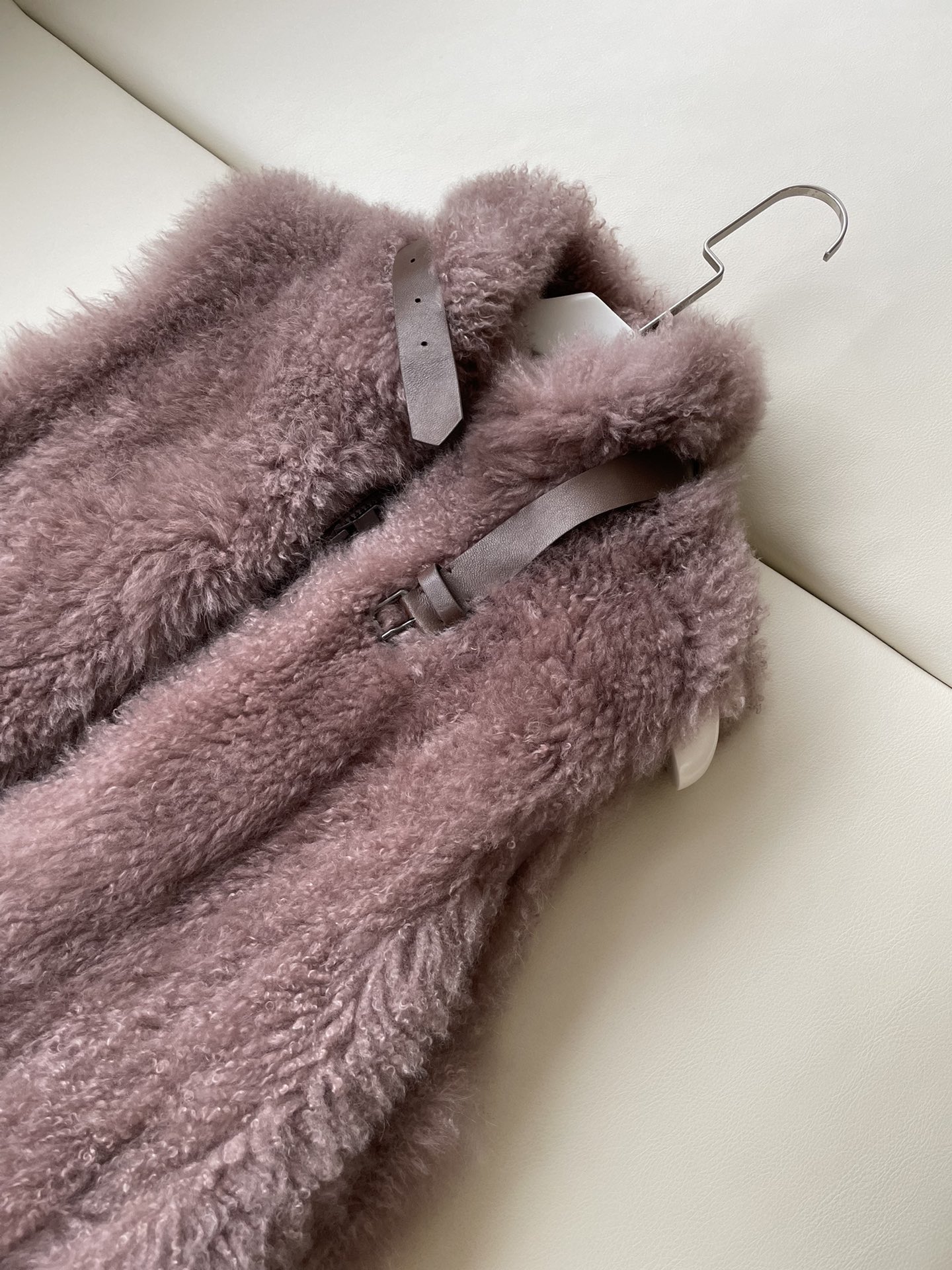 Luxurious Italian Wool Suit with Unique Desert Rose Color and High-Quality Details - 图片 5