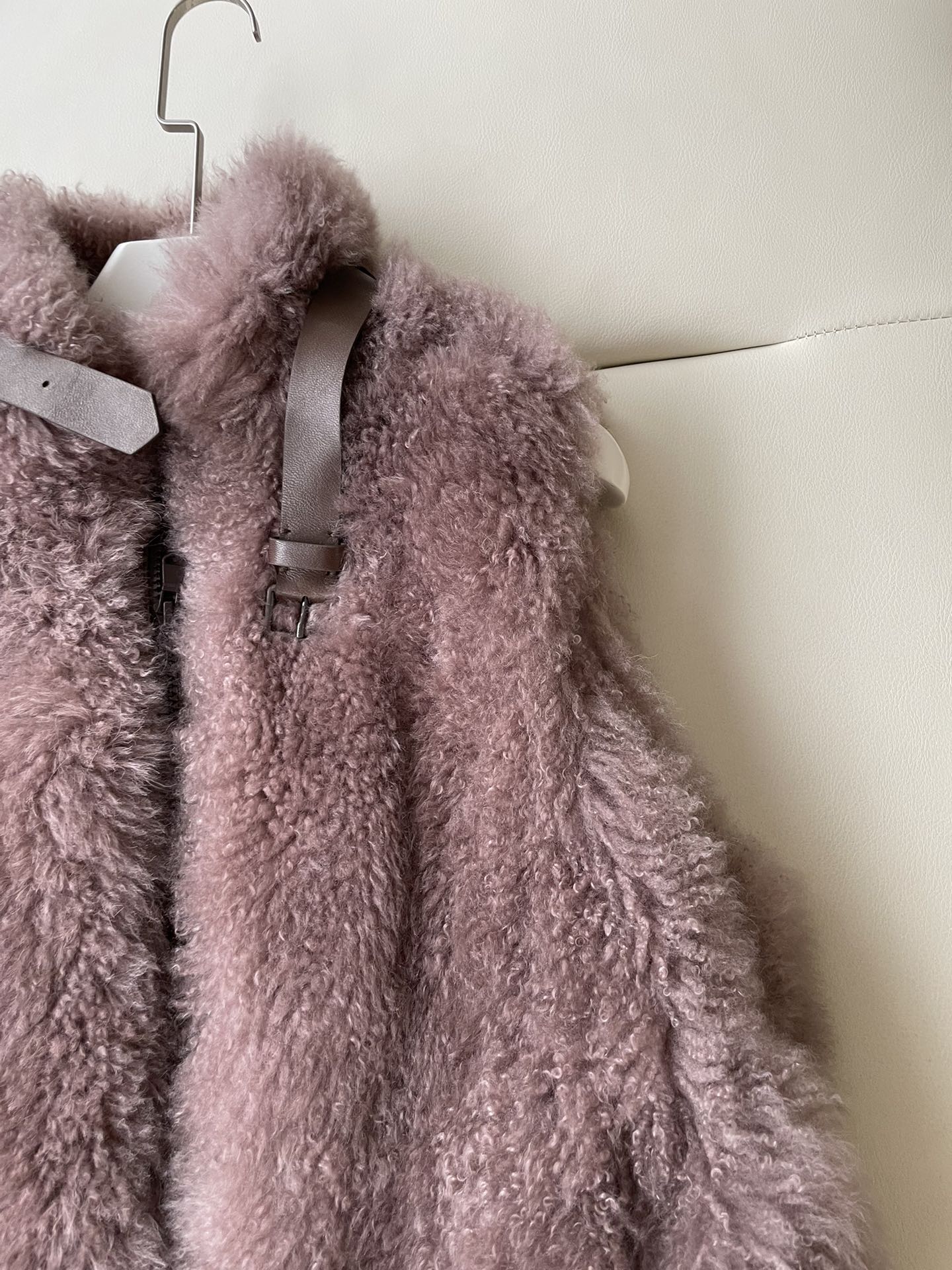 Luxurious Italian Wool Suit with Unique Desert Rose Color and High-Quality Details - 图片 3