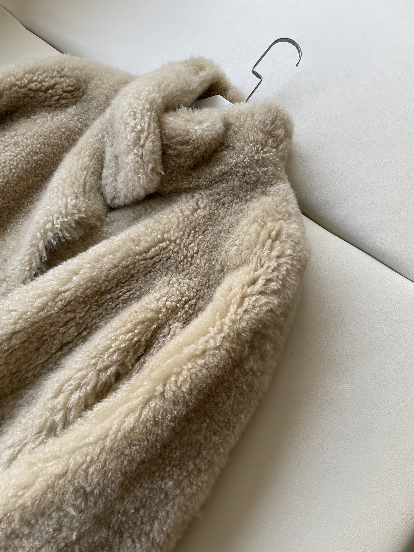 Luxurious Italian Fur Coat: Premium Quality, Natural Touch, Superior Heating - 图片 2