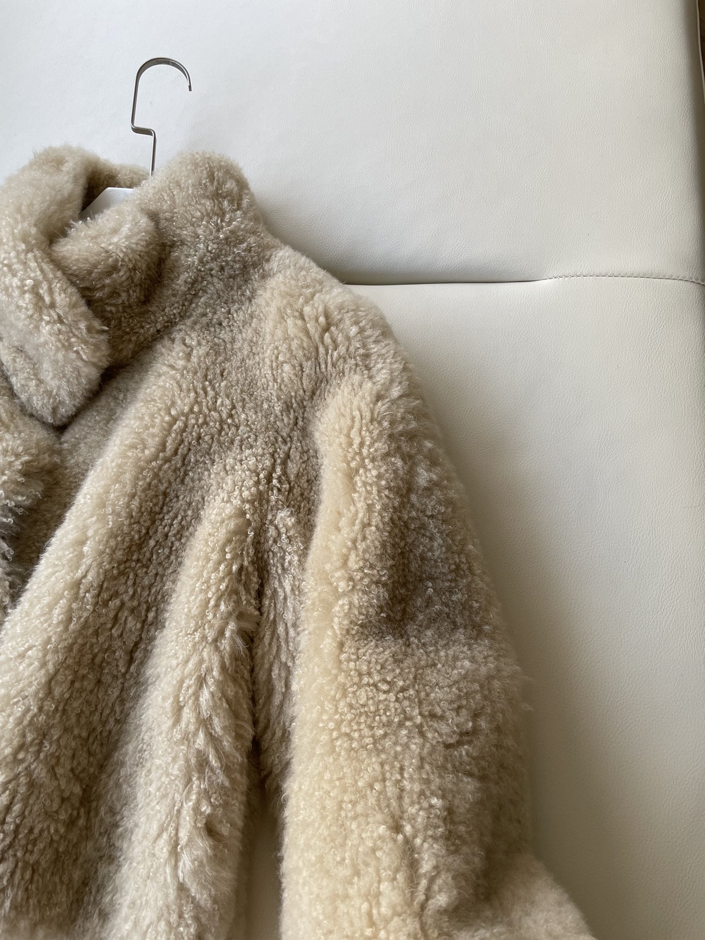 Luxurious Italian Fur Coat: Premium Quality, Natural Touch, Superior Heating - 图片 3
