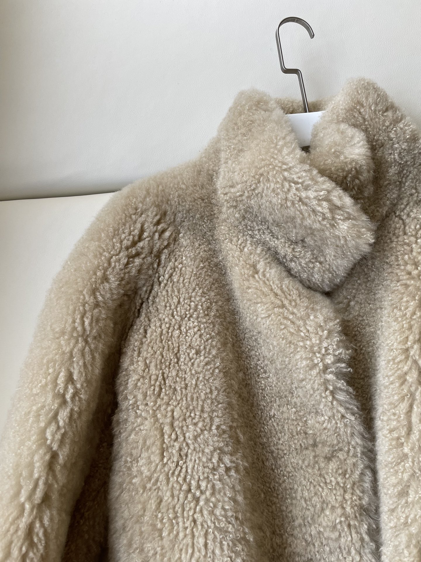 Luxurious Italian Fur Coat: Premium Quality, Natural Touch, Superior Heating - 图片 4