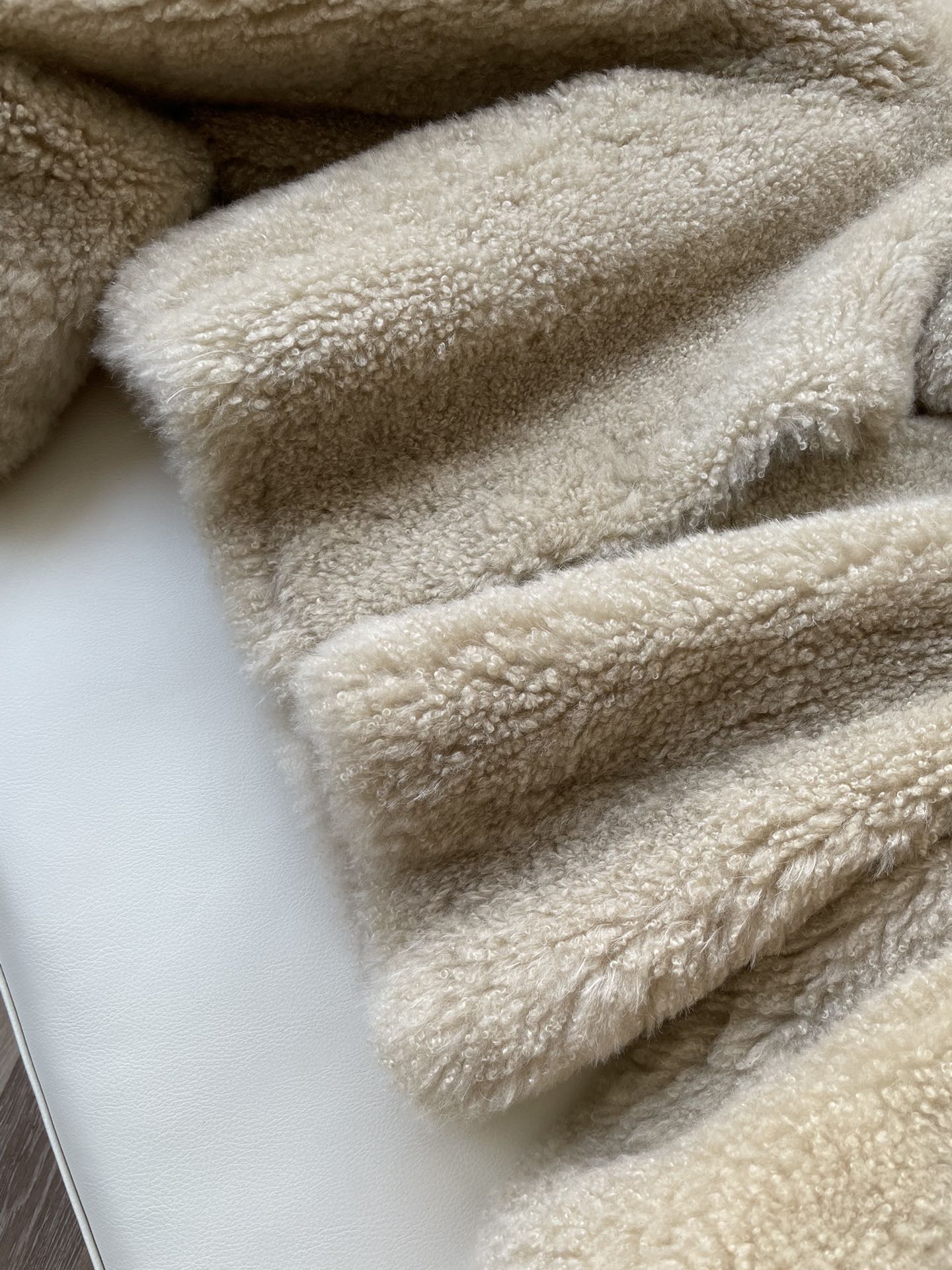 Luxurious Italian Fur Coat: Premium Quality, Natural Touch, Superior Heating - 图片 5
