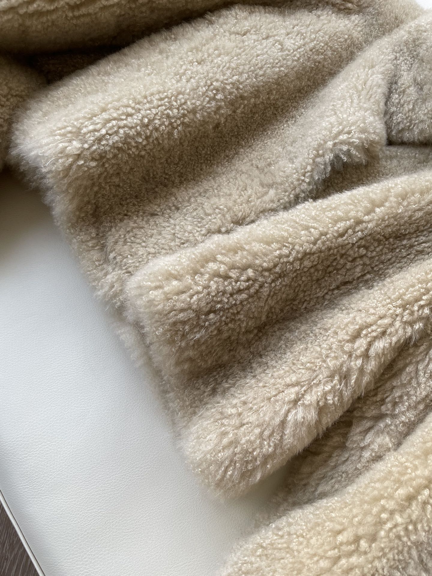 Luxurious Italian Fur Coat: Premium Quality, Natural Touch, Superior Heating - 图片 6
