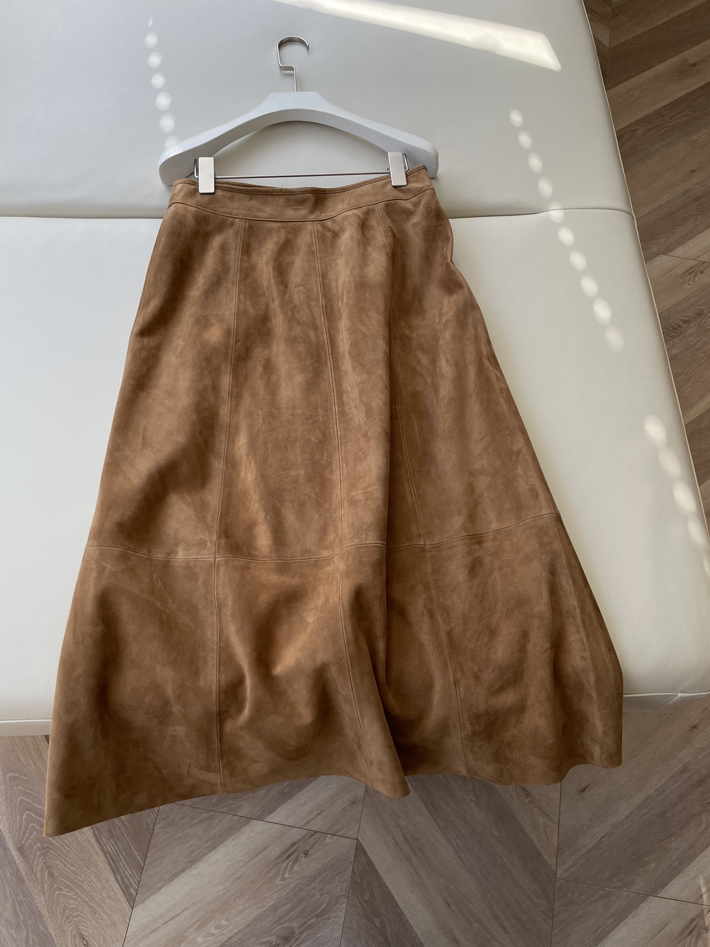 Natural Leather Dress: Unique Charm and Maintenance Tips - 图片 8