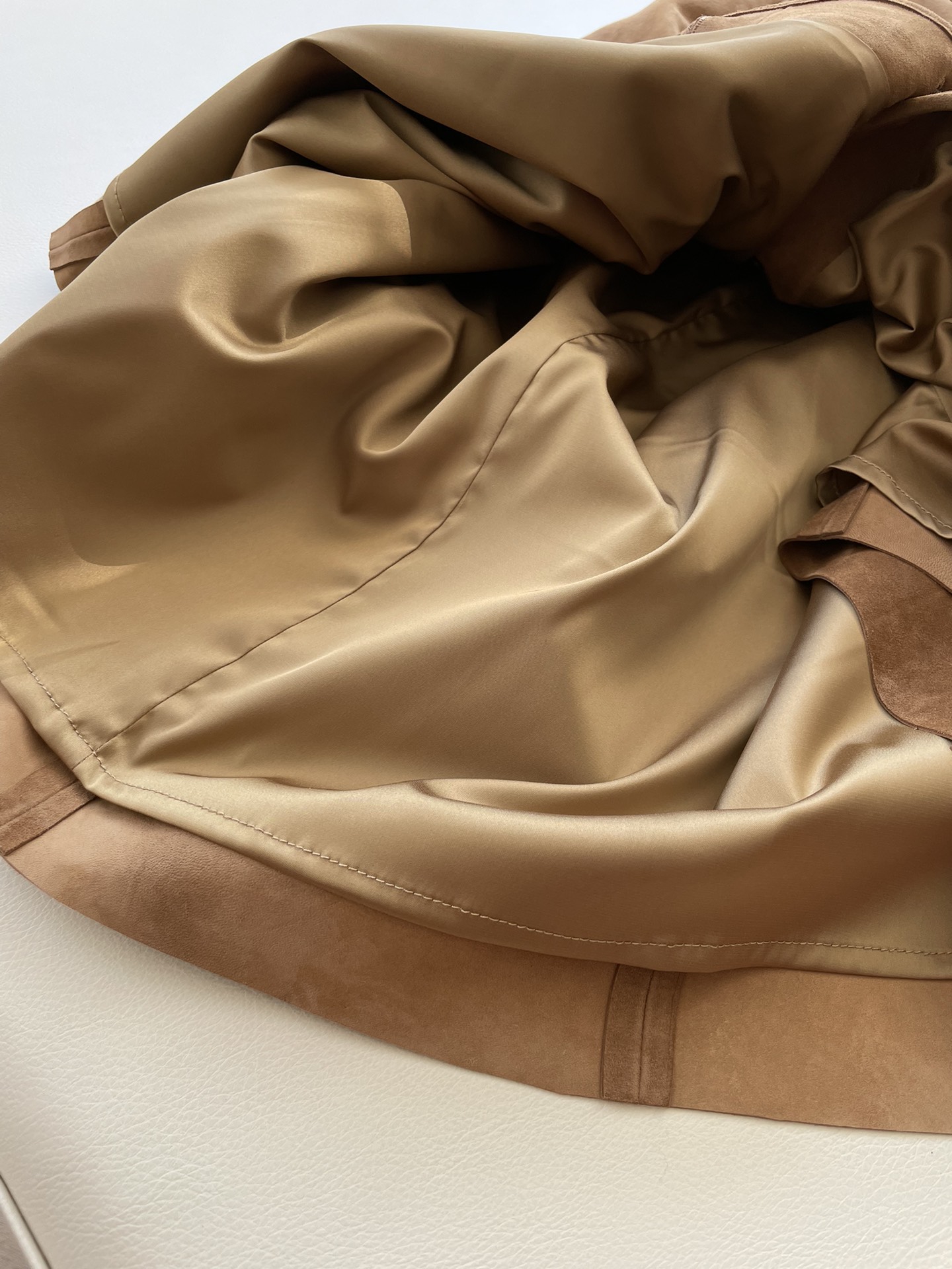 Natural Leather Dress: Unique Charm and Maintenance Tips - 图片 6