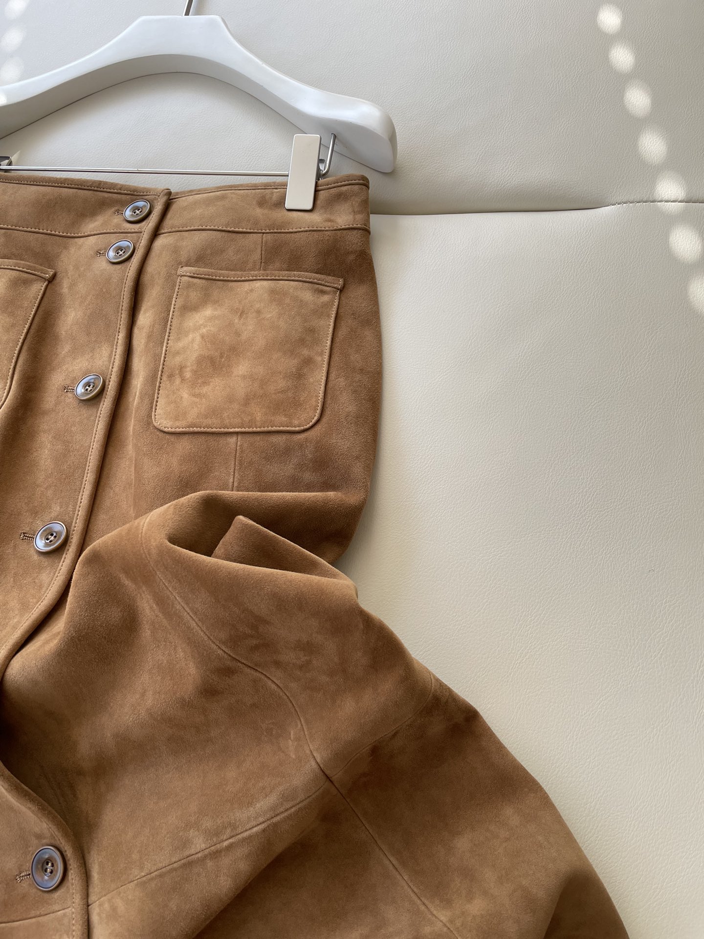 Natural Leather Dress: Unique Charm and Maintenance Tips - 图片 5