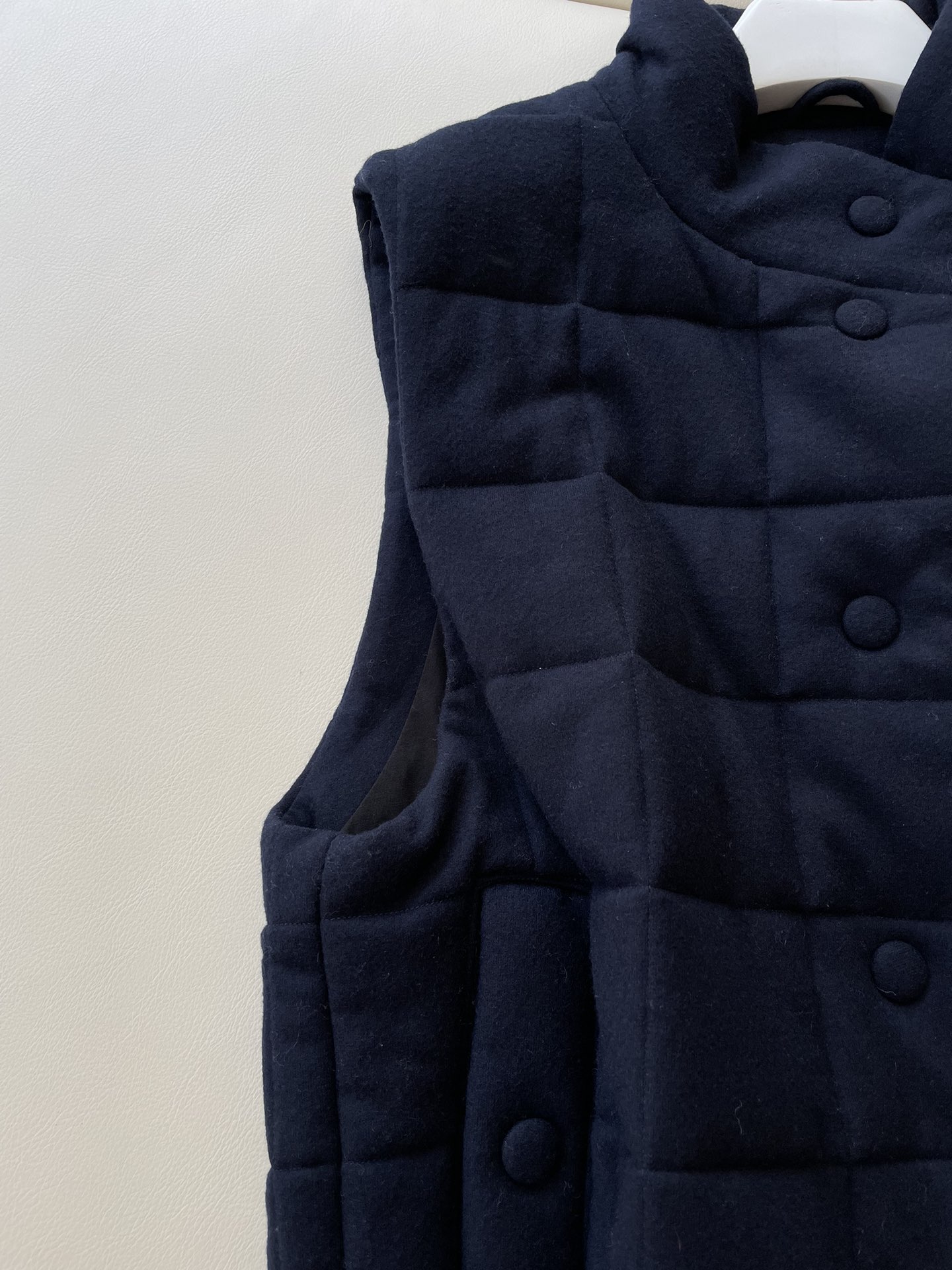 High-Quality Female Horse Armor Vest with Camel Velvet Filler for Comfort and Temperature Regulation - 图片 3