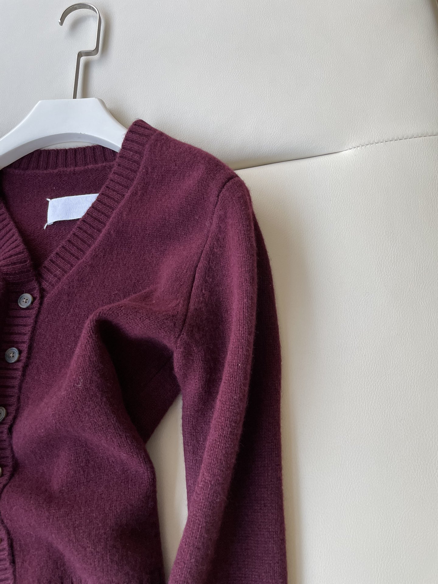 High Quality Women’s MM6 MASONMARGIELA Red Shirts with Australian Lamb Wool - 图片 3