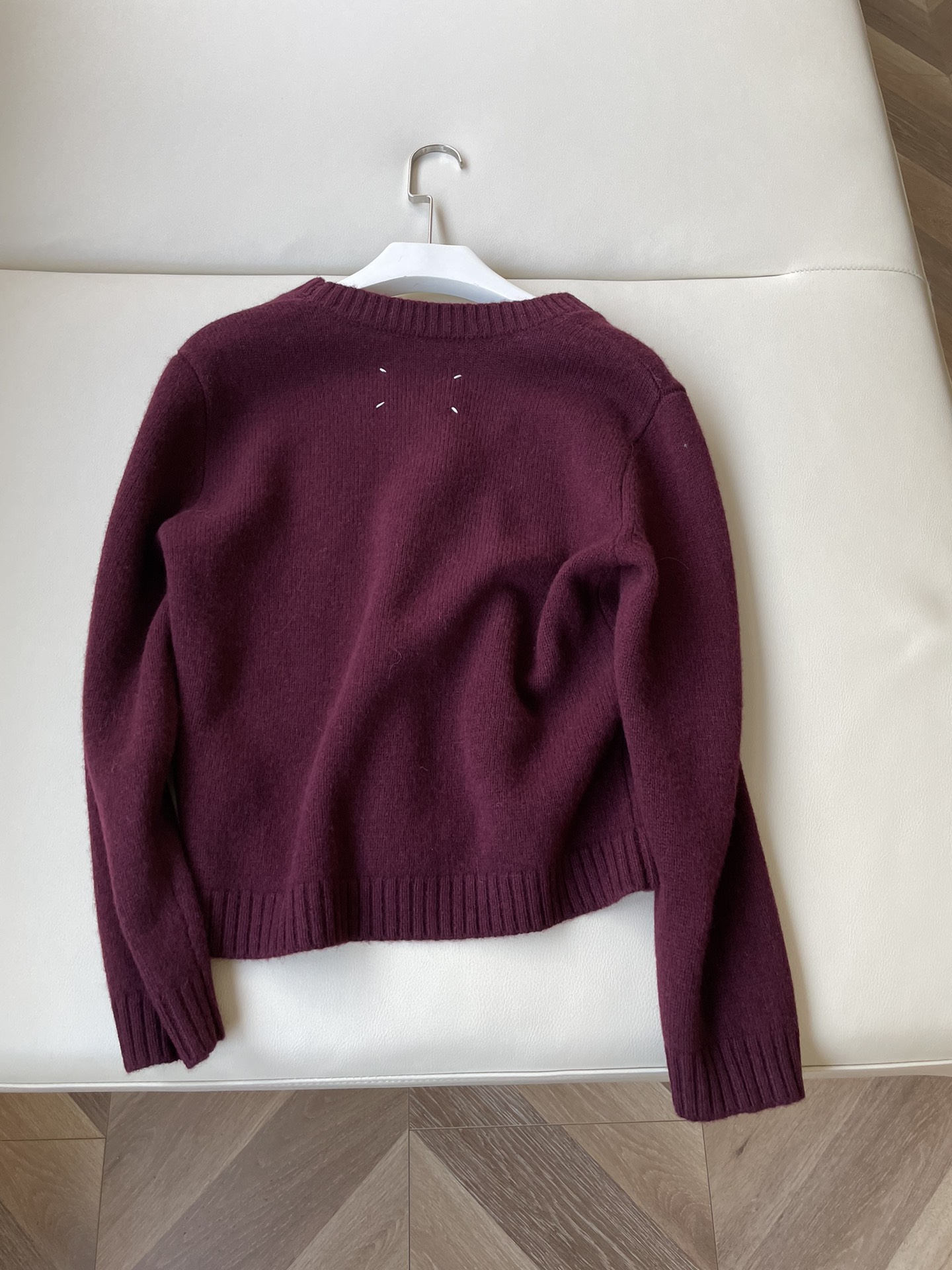 High Quality Women’s MM6 MASONMARGIELA Red Shirts with Australian Lamb Wool - 图片 8
