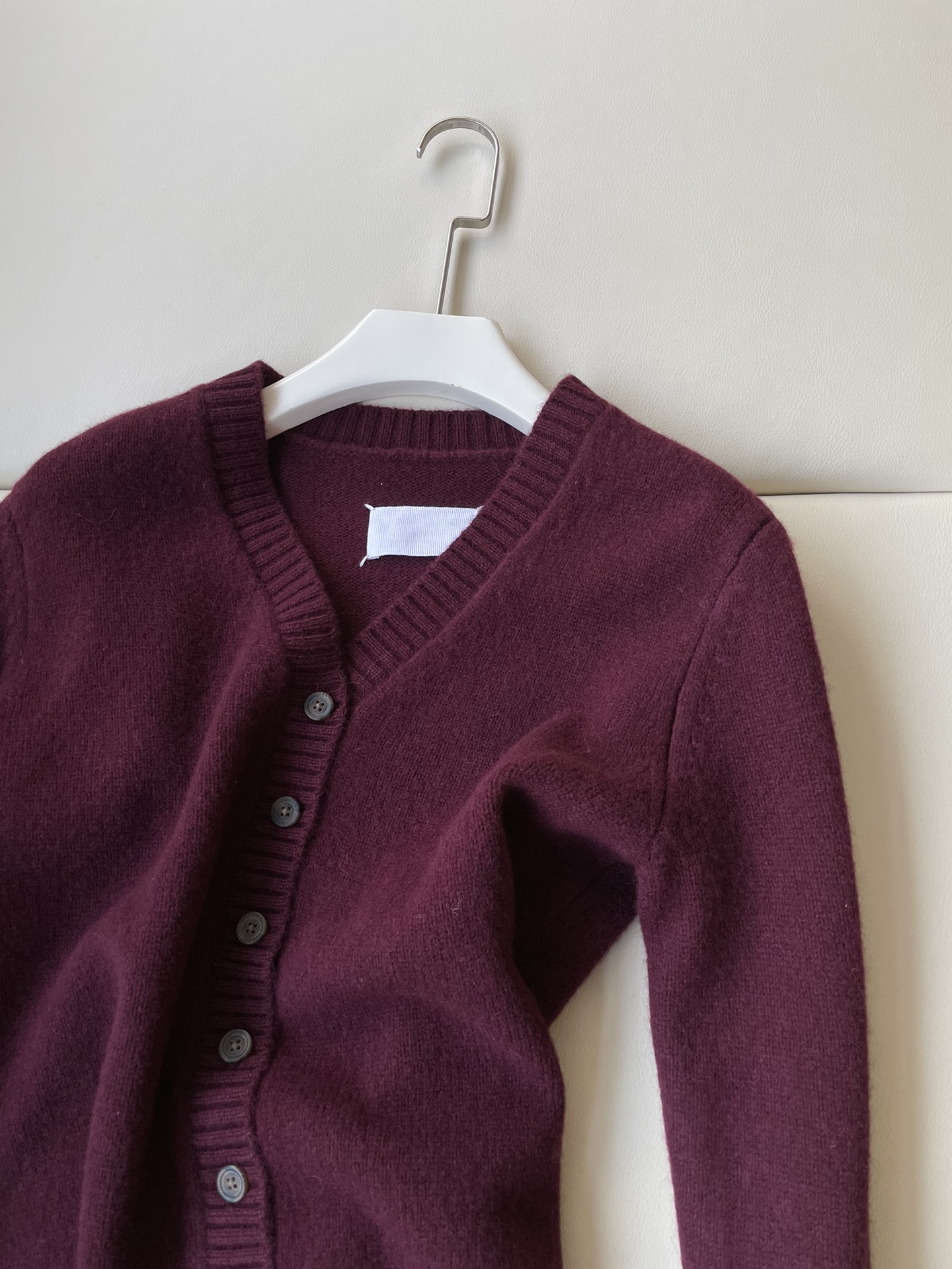 High Quality Women’s MM6 MASONMARGIELA Red Shirts with Australian Lamb Wool - 图片 2