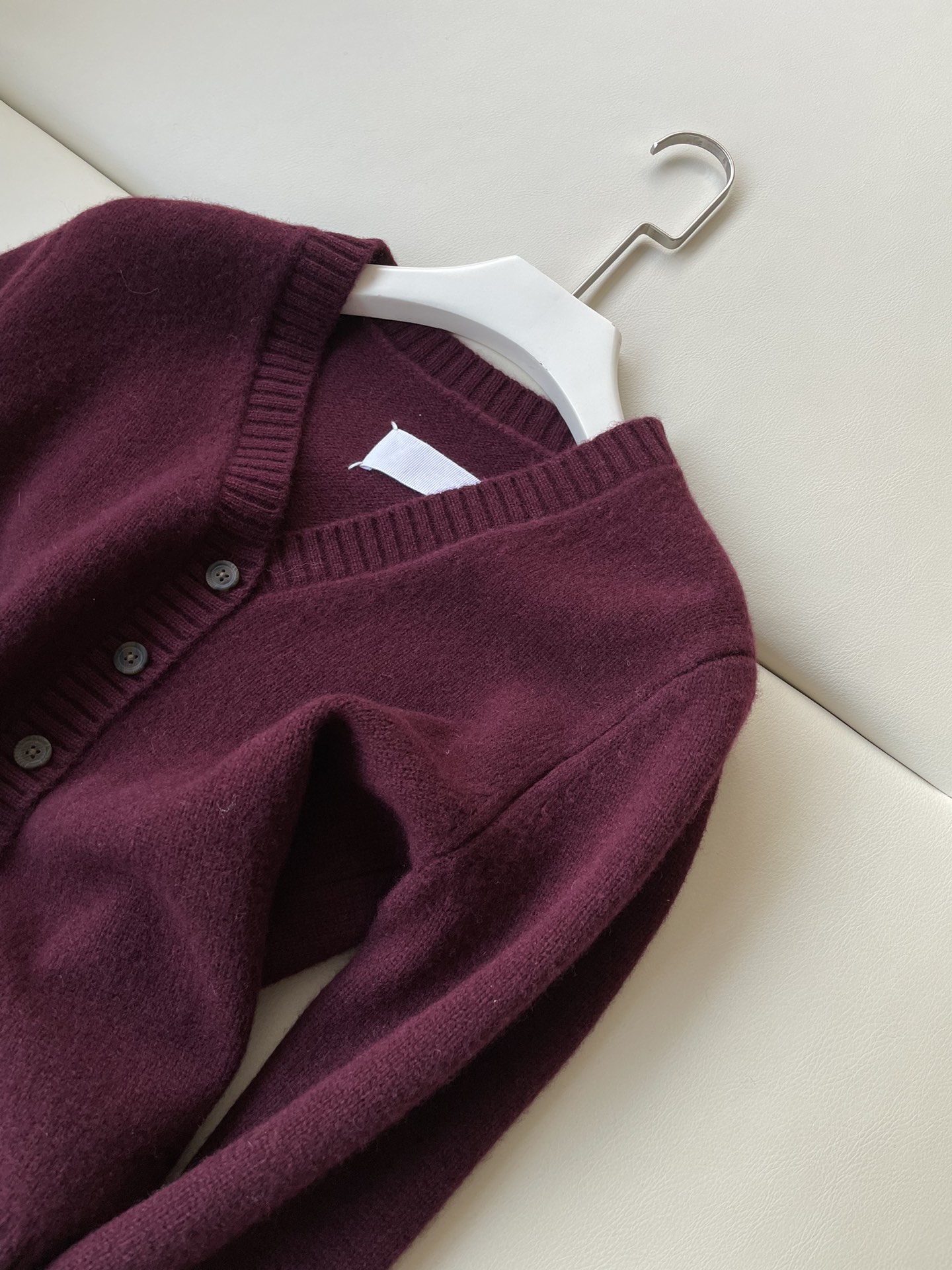 High Quality Women’s MM6 MASONMARGIELA Red Shirts with Australian Lamb Wool - 图片 5