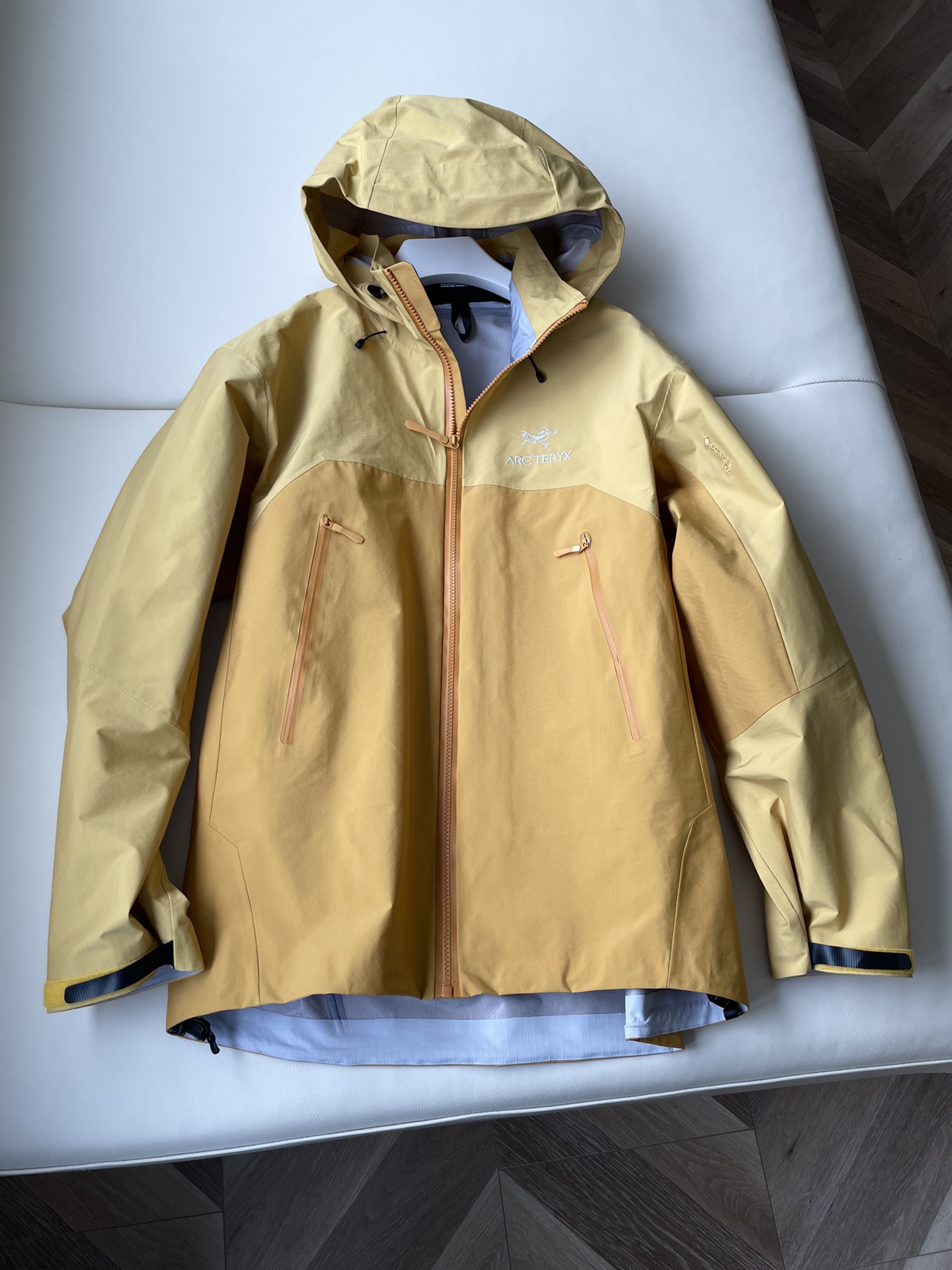 Arc’teryx BetaAR Women’s Single-Rate Mountain Riding Jacket with RECCO Reflector - 图片 1