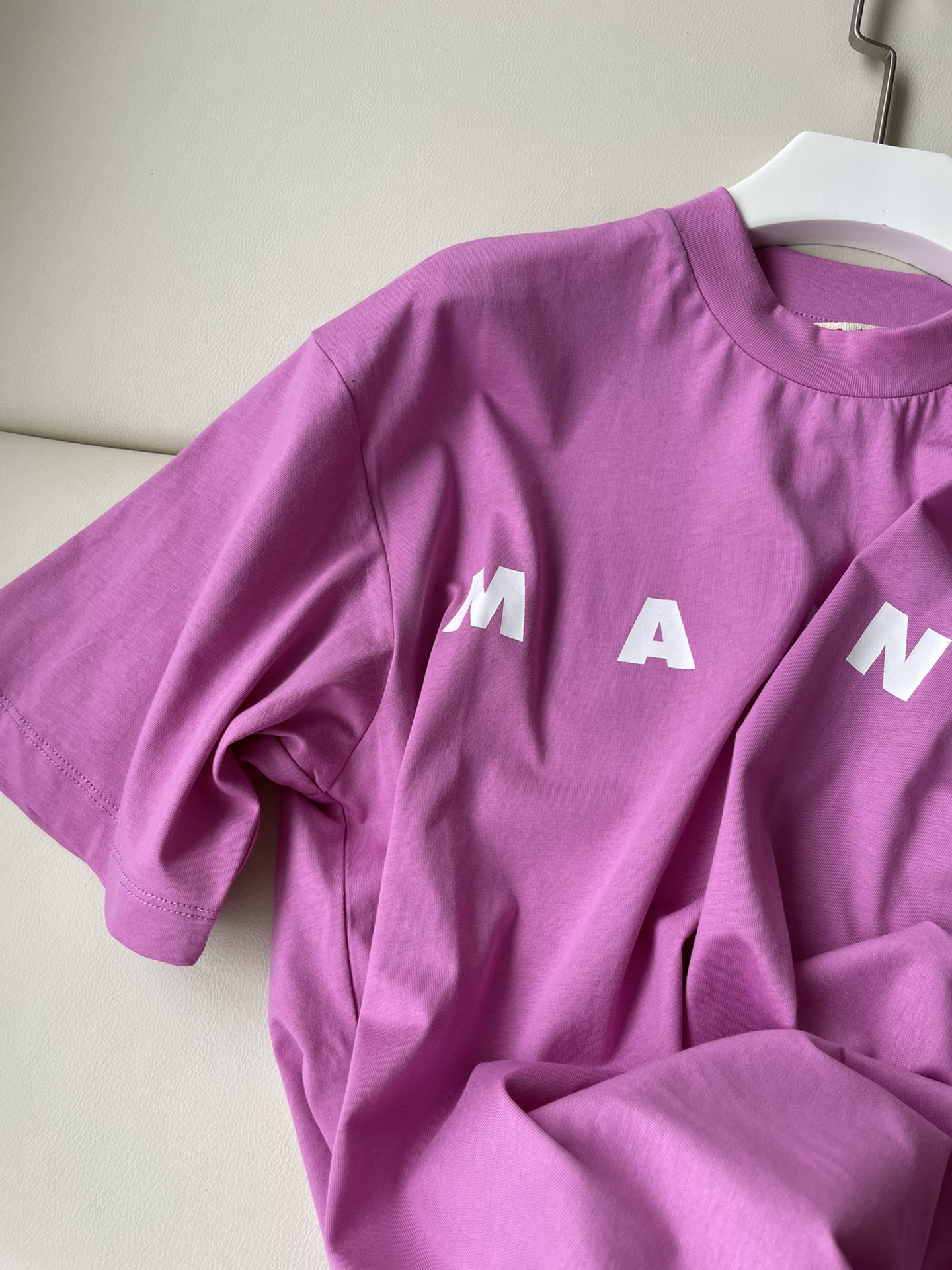 Marni’s Classic T-Shirt in One-Size-Fits-All Package with Turkish Cotton (20 words) - 图片 3