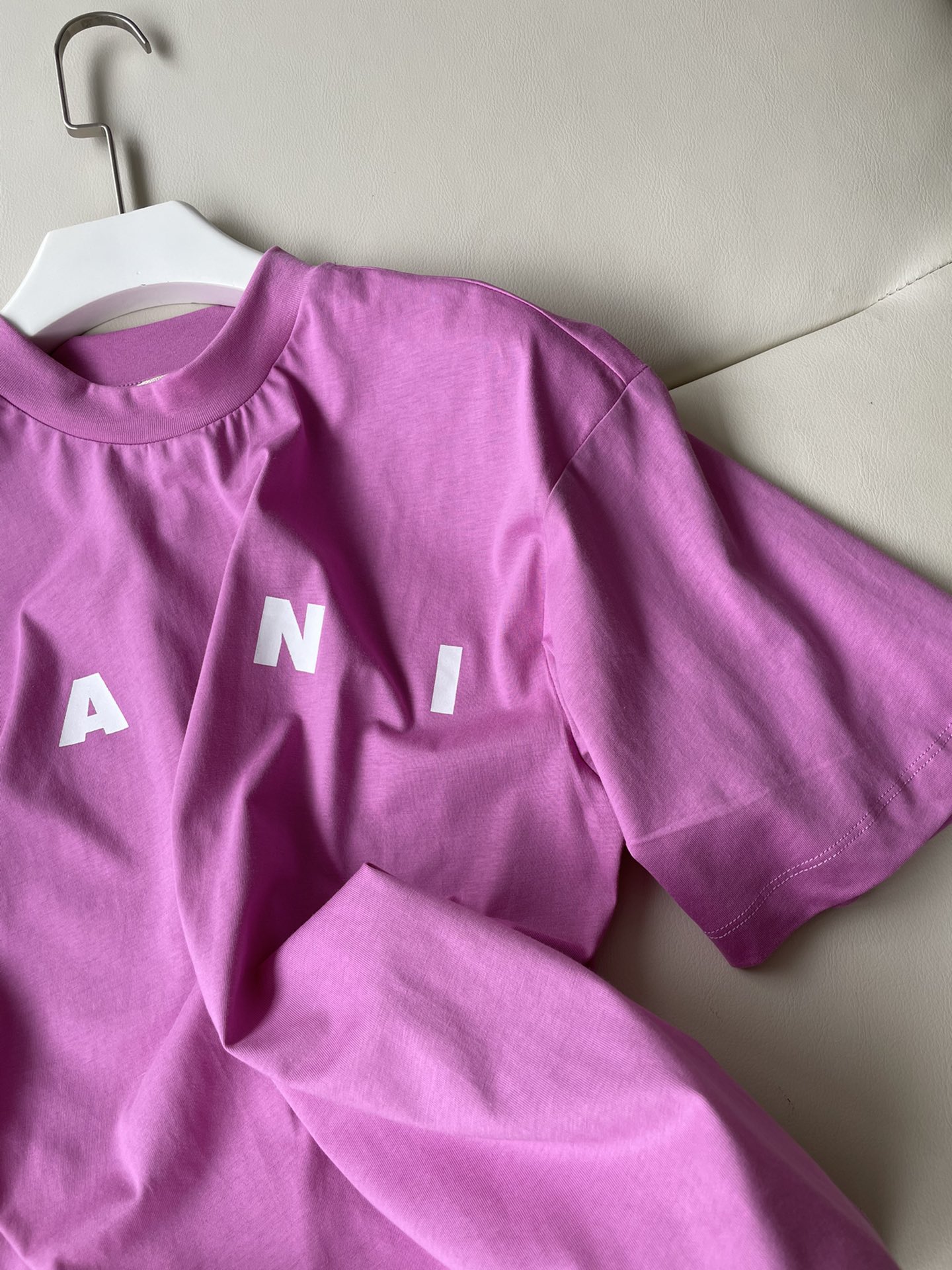 Marni’s Classic T-Shirt in One-Size-Fits-All Package with Turkish Cotton (20 words) - 图片 5