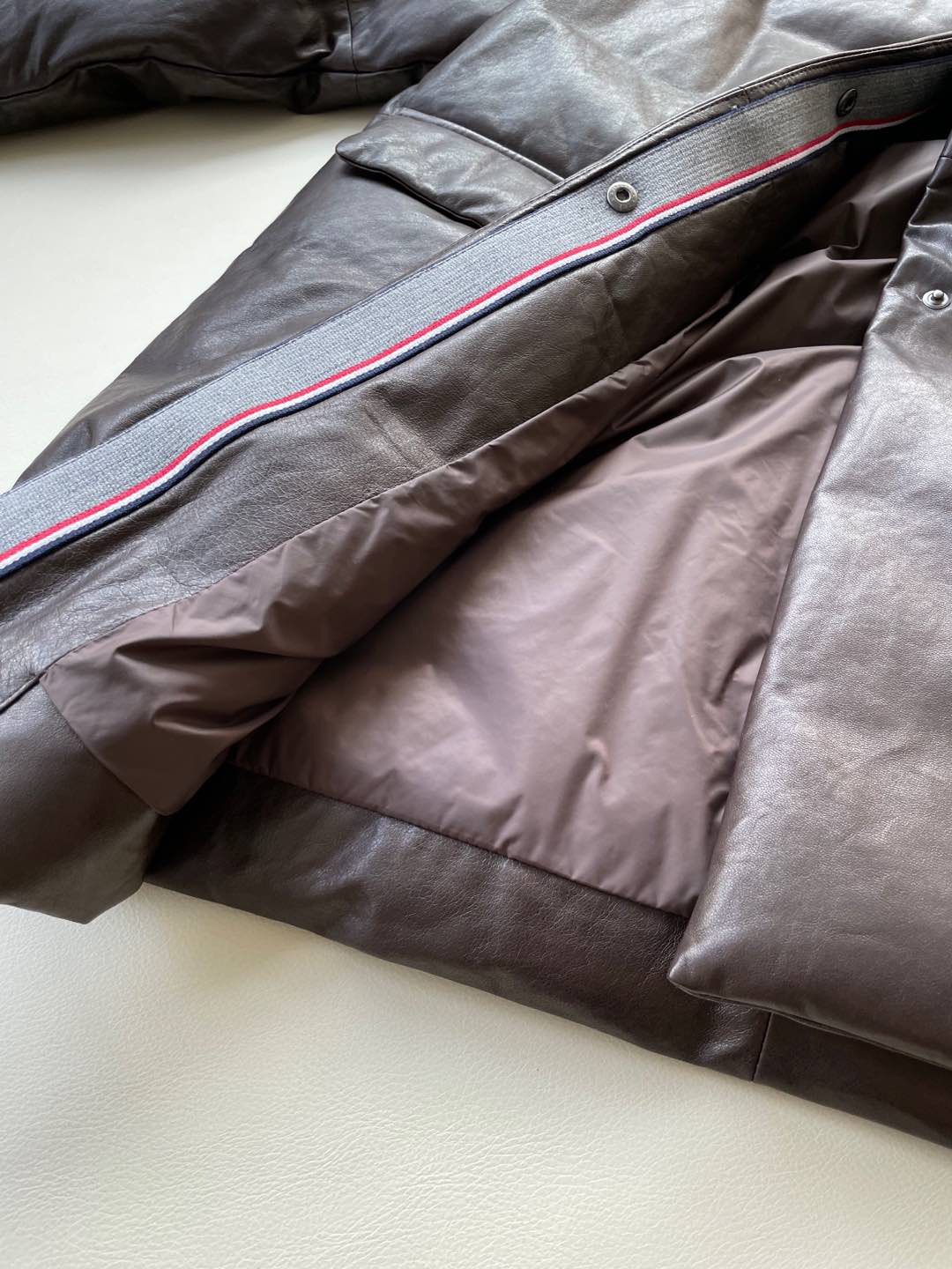 GilSander Women’s Single-Rate Leather Suit: Thin, Warm, and Elegant - 图片 5
