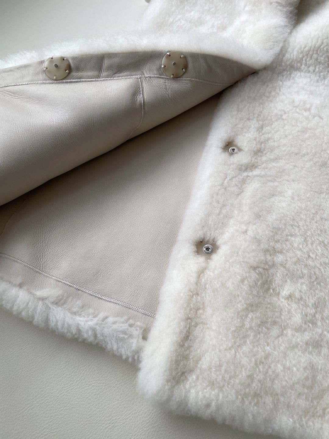 Luxury LP-Grade Lagun Fur Vest: Italian Lamb Species, Soft Leather, Warm and Stylish - 图片 6