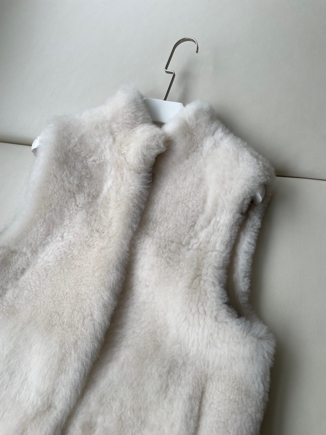 Luxury LP-Grade Lagun Fur Vest: Italian Lamb Species, Soft Leather, Warm and Stylish - 图片 2
