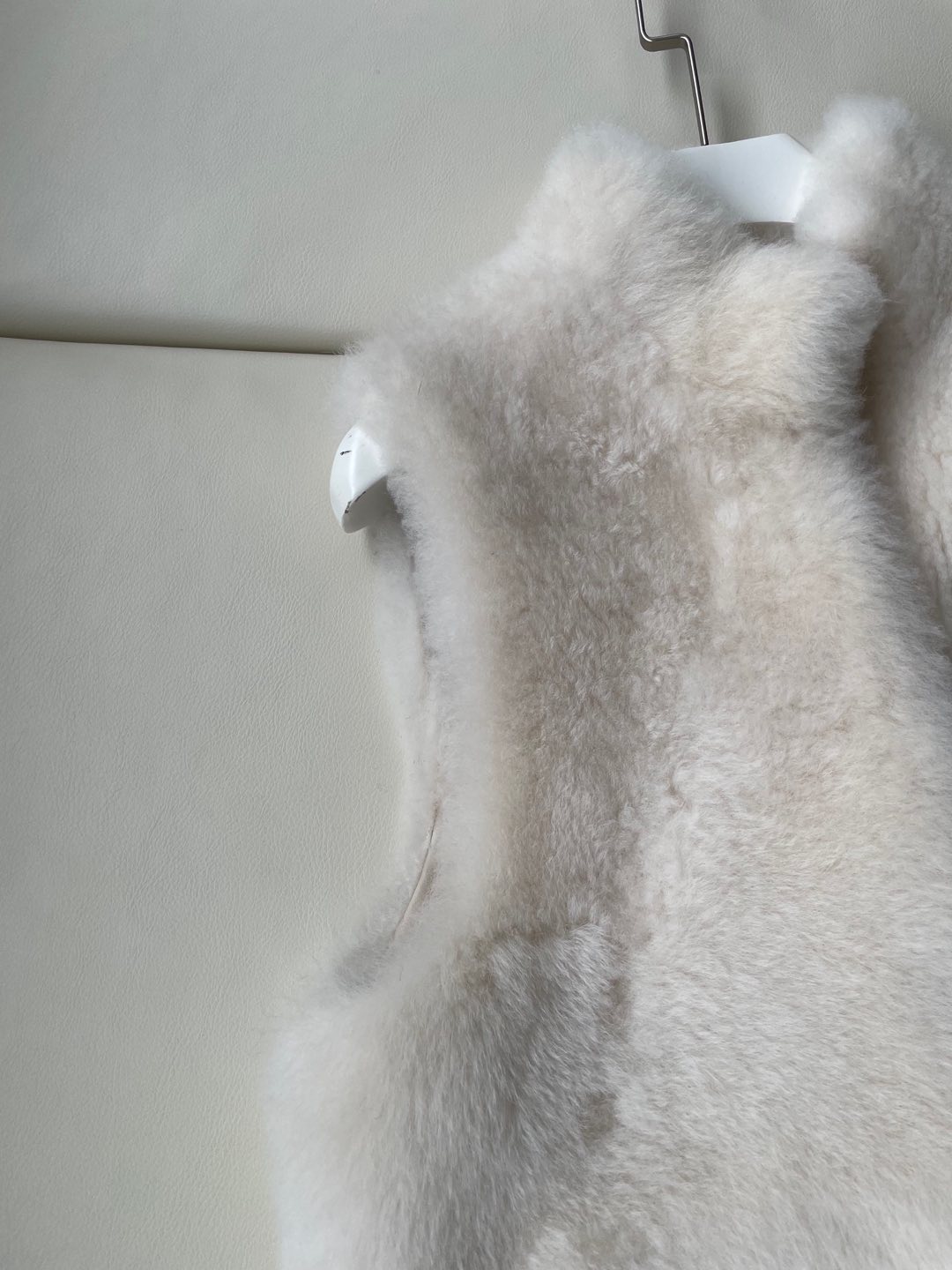 Luxury LP-Grade Lagun Fur Vest: Italian Lamb Species, Soft Leather, Warm and Stylish - 图片 3