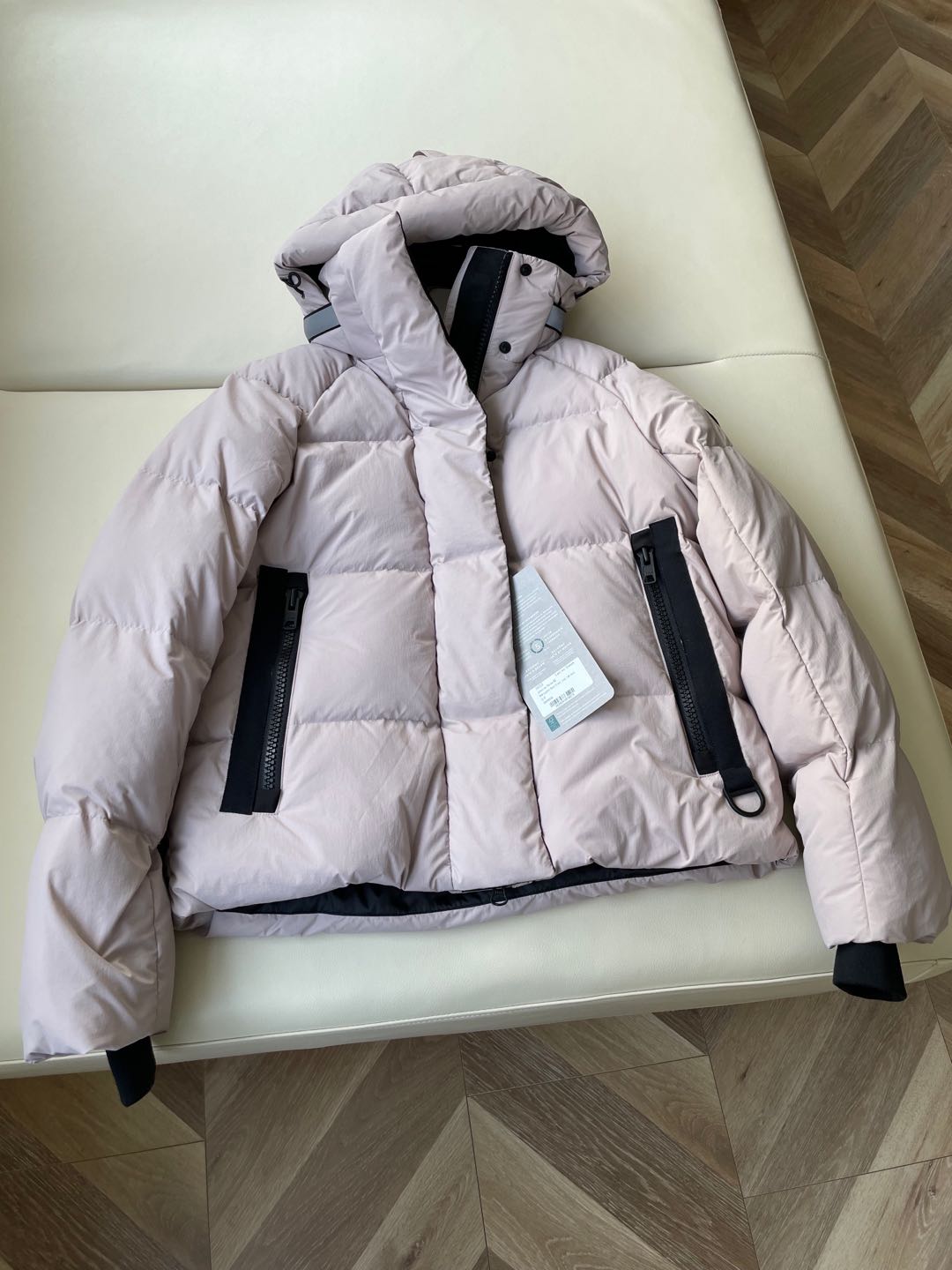 Velvet Outdoor Suit with Durable Fabric and Reflective Features - 图片 1