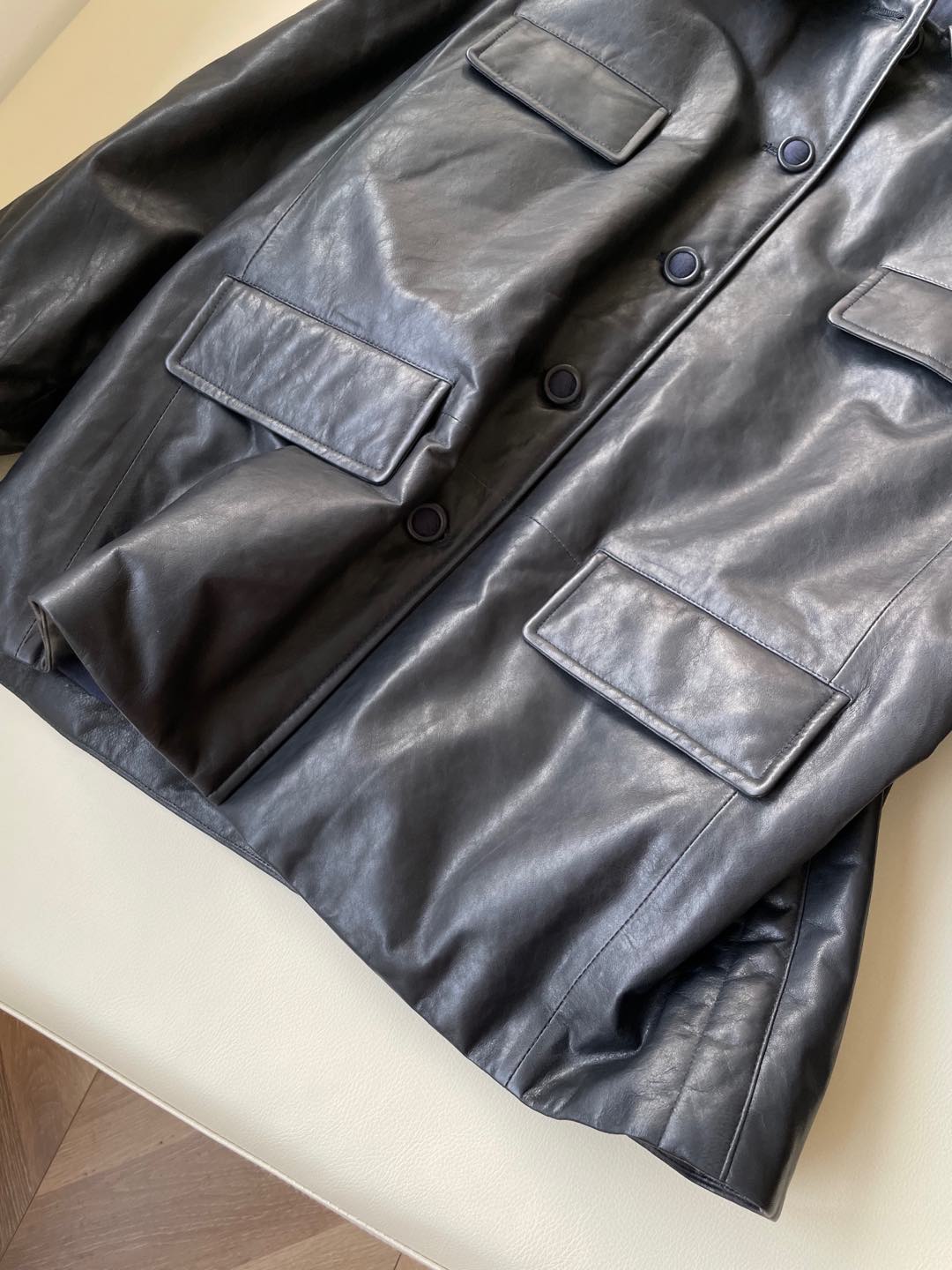 Italian and Turkish Influence: Stylish MM6 Ferret Coat Review - 图片 4