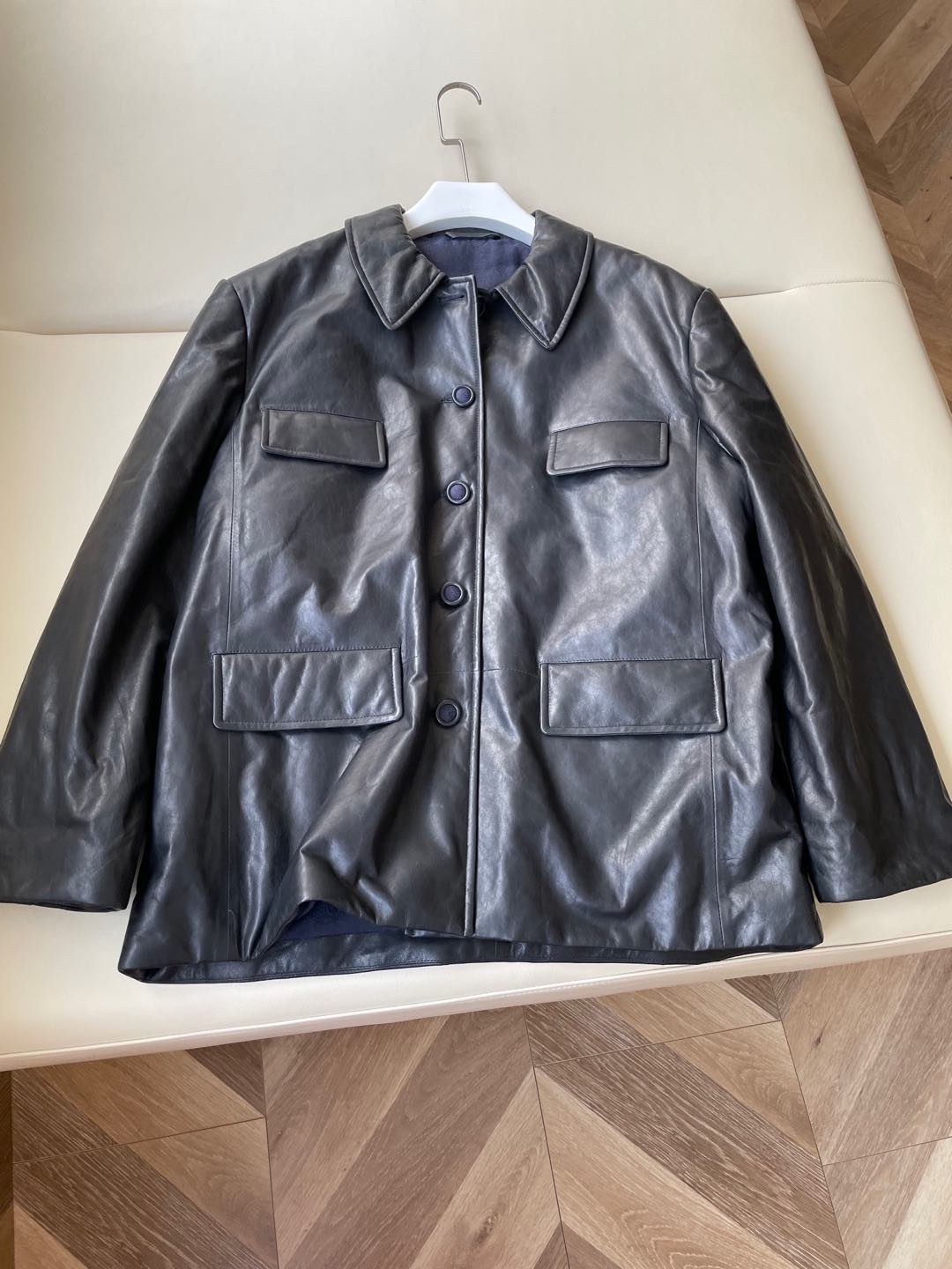 Italian and Turkish Influence: Stylish MM6 Ferret Coat Review - 图片 1