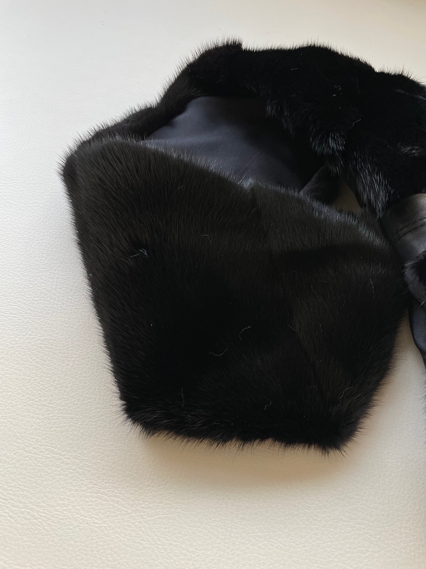 Luxurious Copenhagen Purple Mink Suit at Denmark Auction: High-Quality Craftsmanship and Elegance - 图片 2