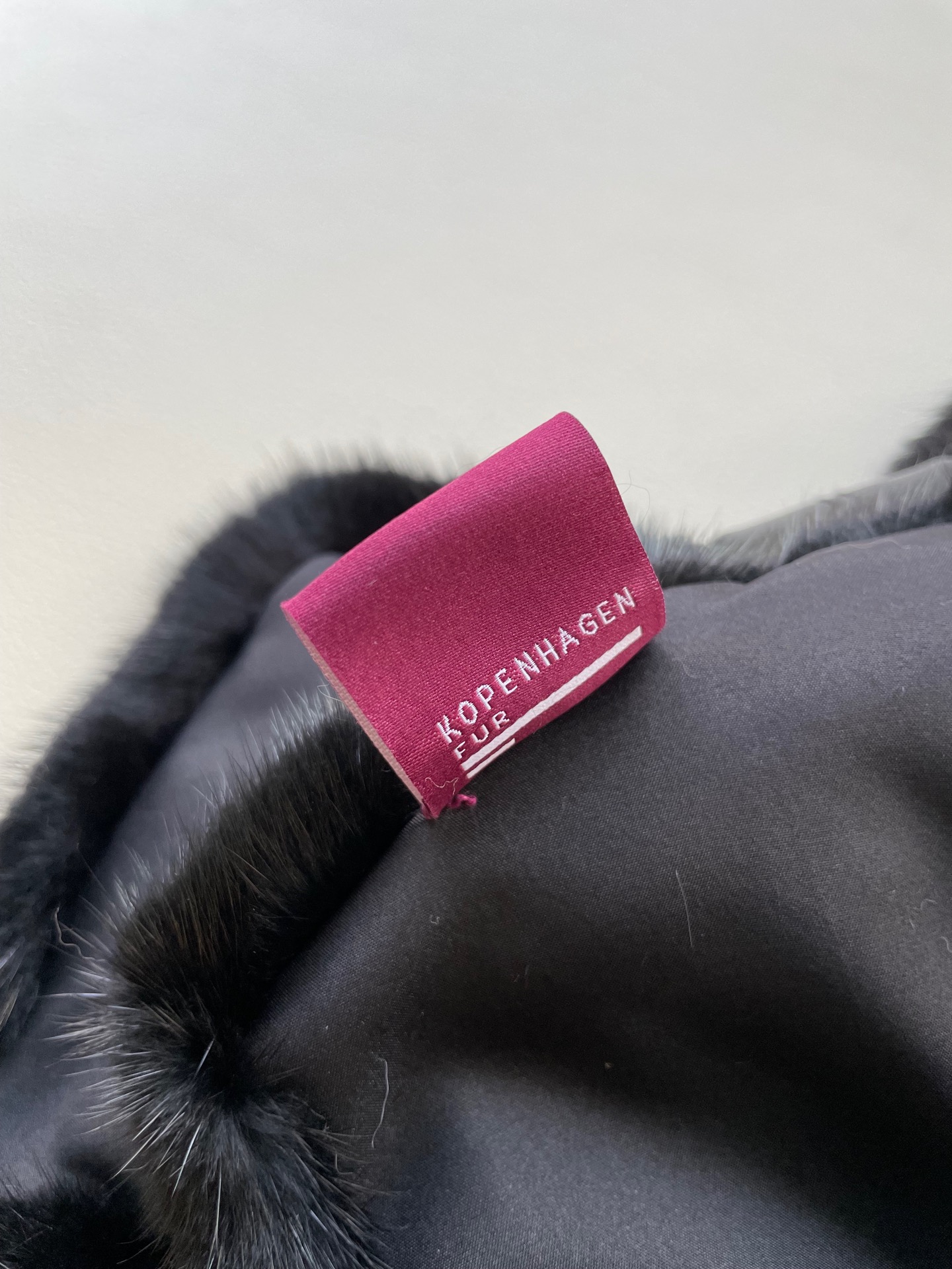 Luxurious Copenhagen Purple Mink Suit at Denmark Auction: High-Quality Craftsmanship and Elegance - 图片 8