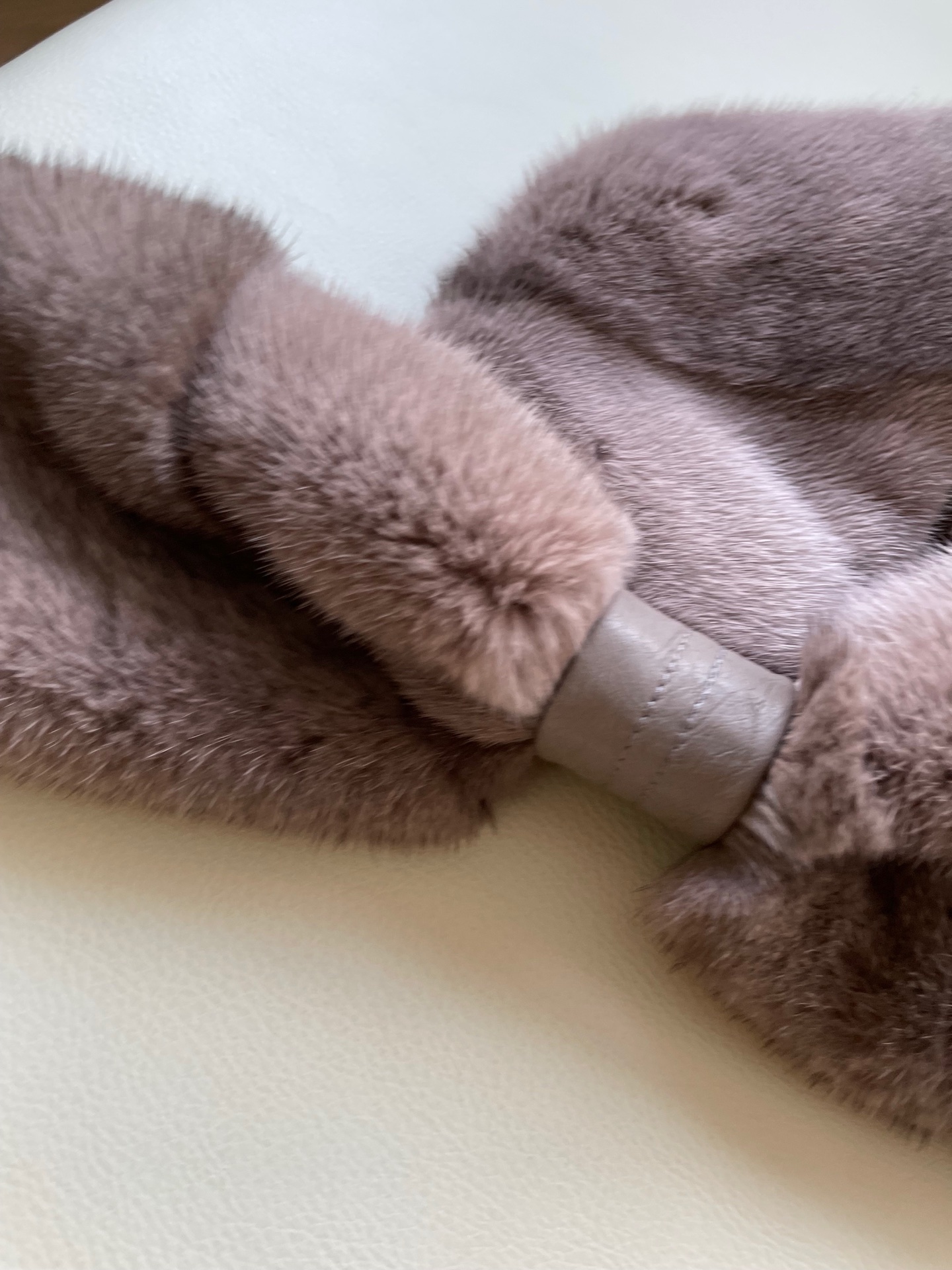 Luxurious Copenhagen Mink Suit at Denmark Auction: High-Quality Design and Craftsmanship - 图片 3