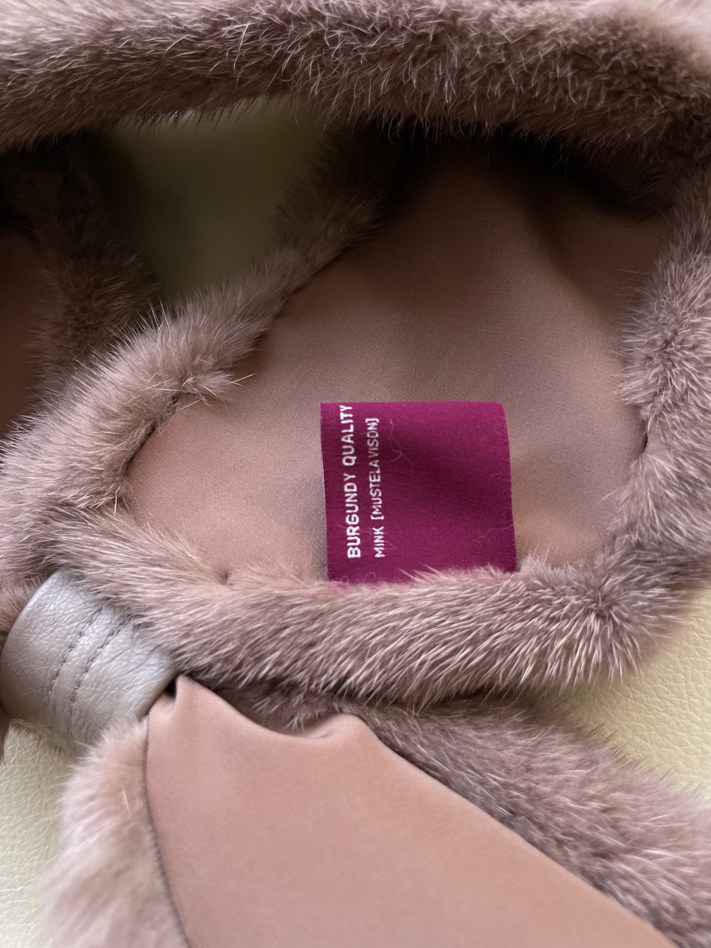 Luxurious Copenhagen Mink Suit at Denmark Auction: High-Quality Design and Craftsmanship - 图片 7