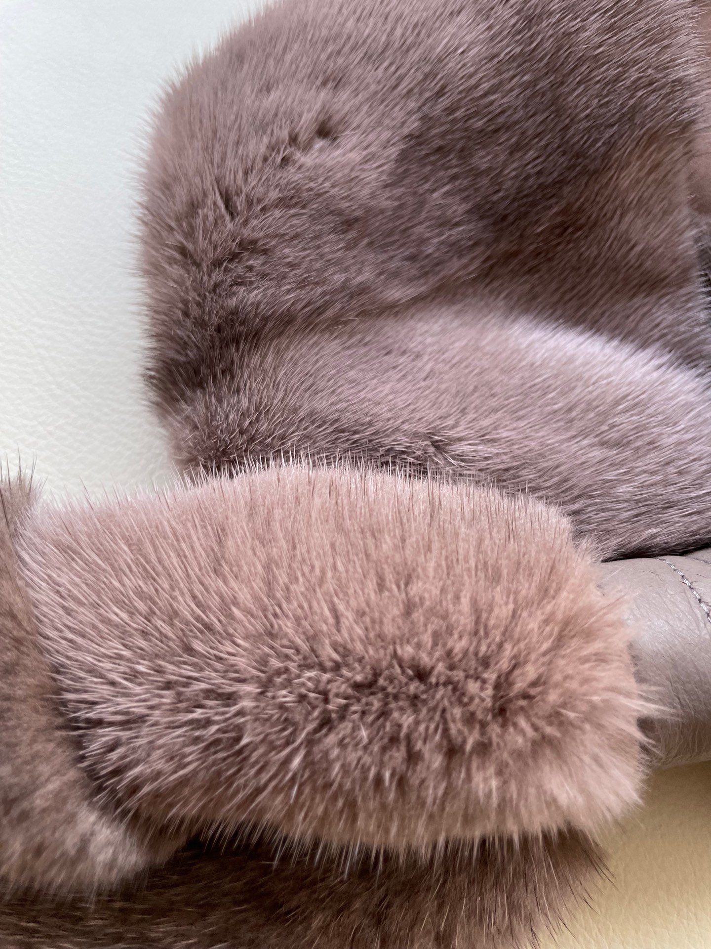 Luxurious Copenhagen Mink Suit at Denmark Auction: High-Quality Design and Craftsmanship - 图片 8