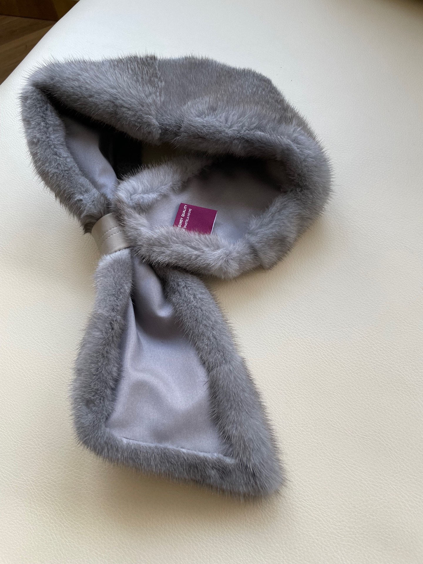Luxury Copenhagen Mink Suit with Purple Scarf for Auction Highlighted by Sapphire Detail - 图片 7
