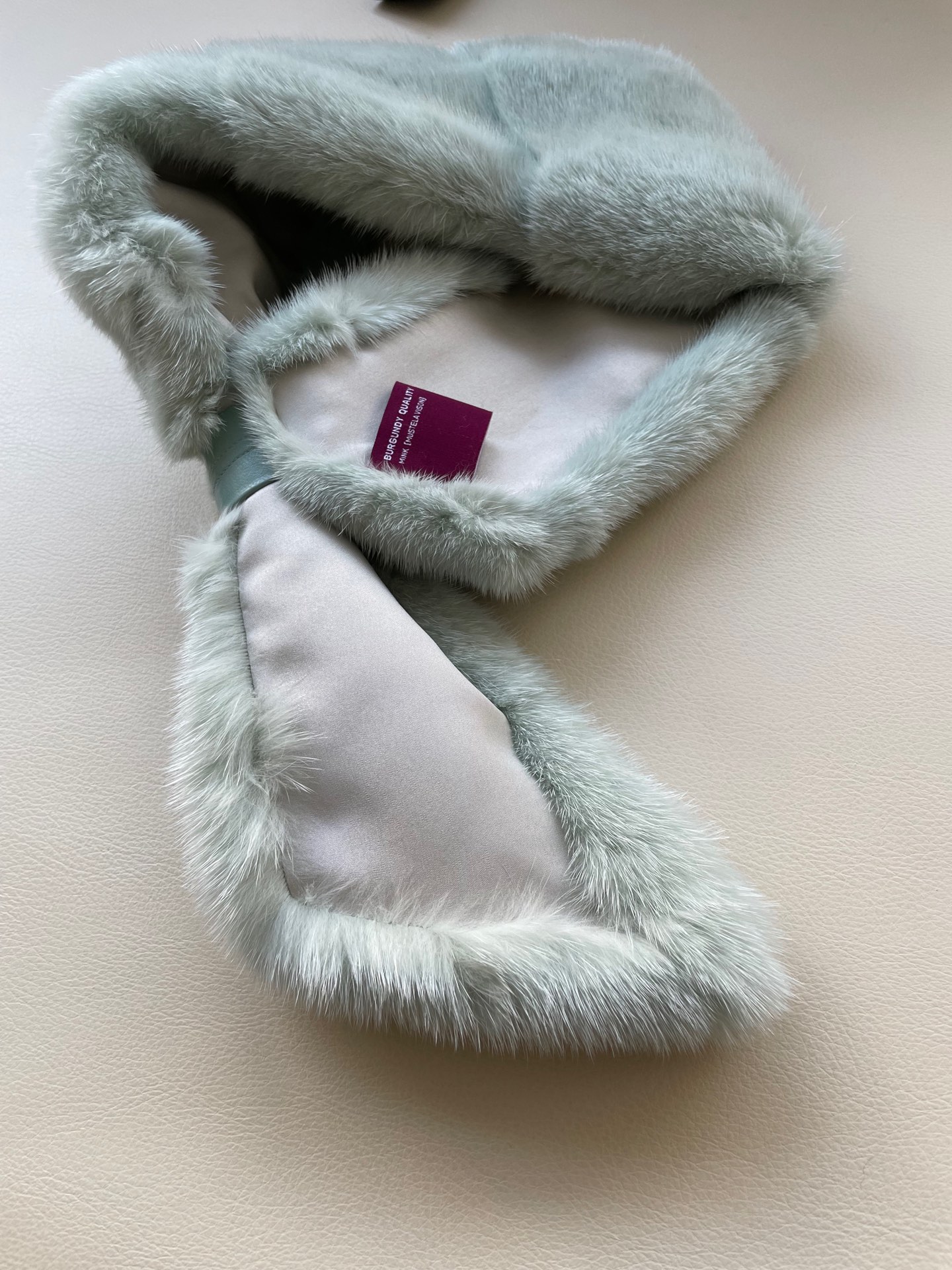 Luxurious Copenhagen Purple Mink Suit at Copenhagen Auction: High-Quality Design and Detail - 图片 5