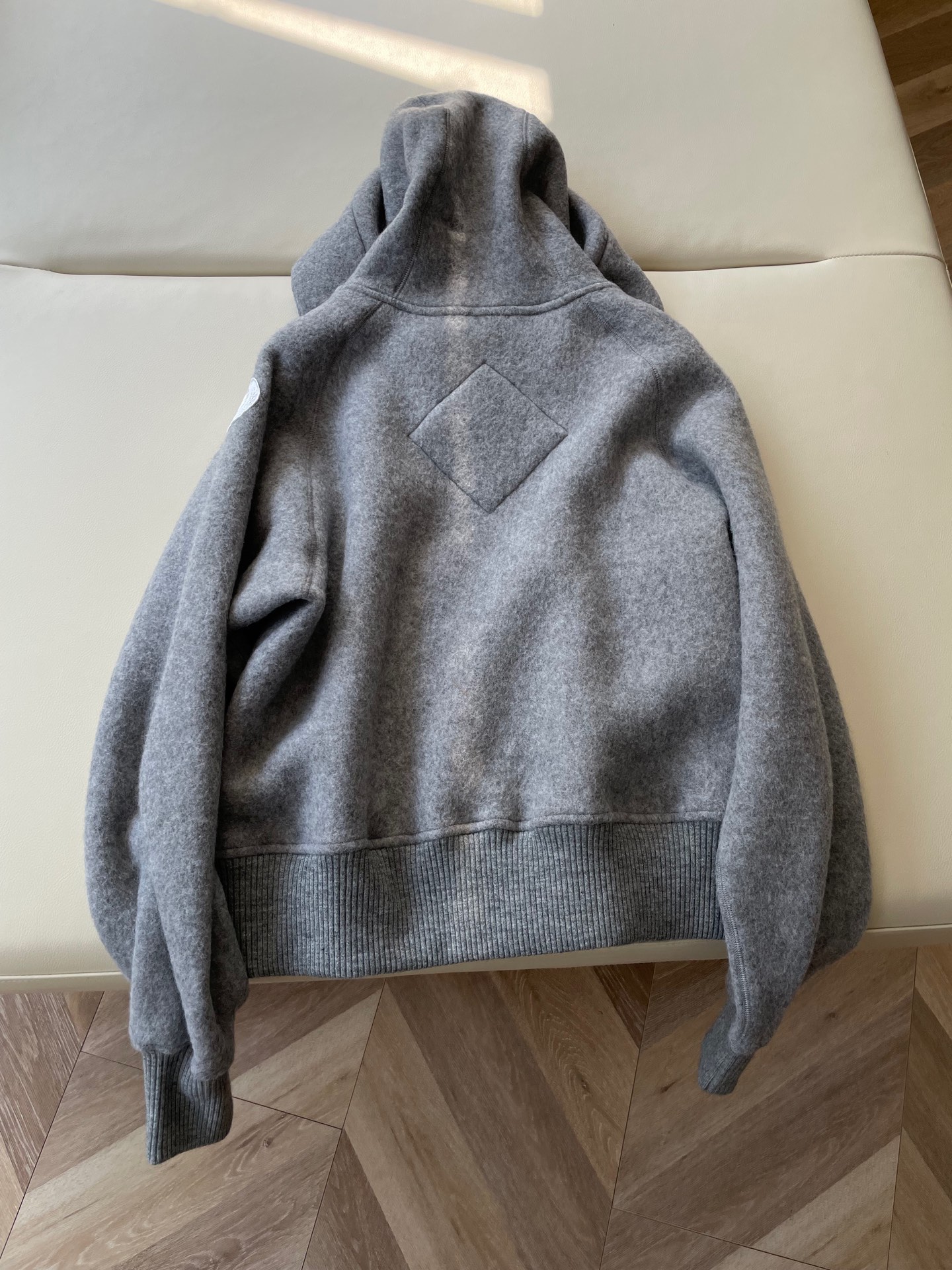 Canada Goose Wool Pilot Jacket: Comfortable, Warm, and Weather-Resistant Suit for Women - 图片 7