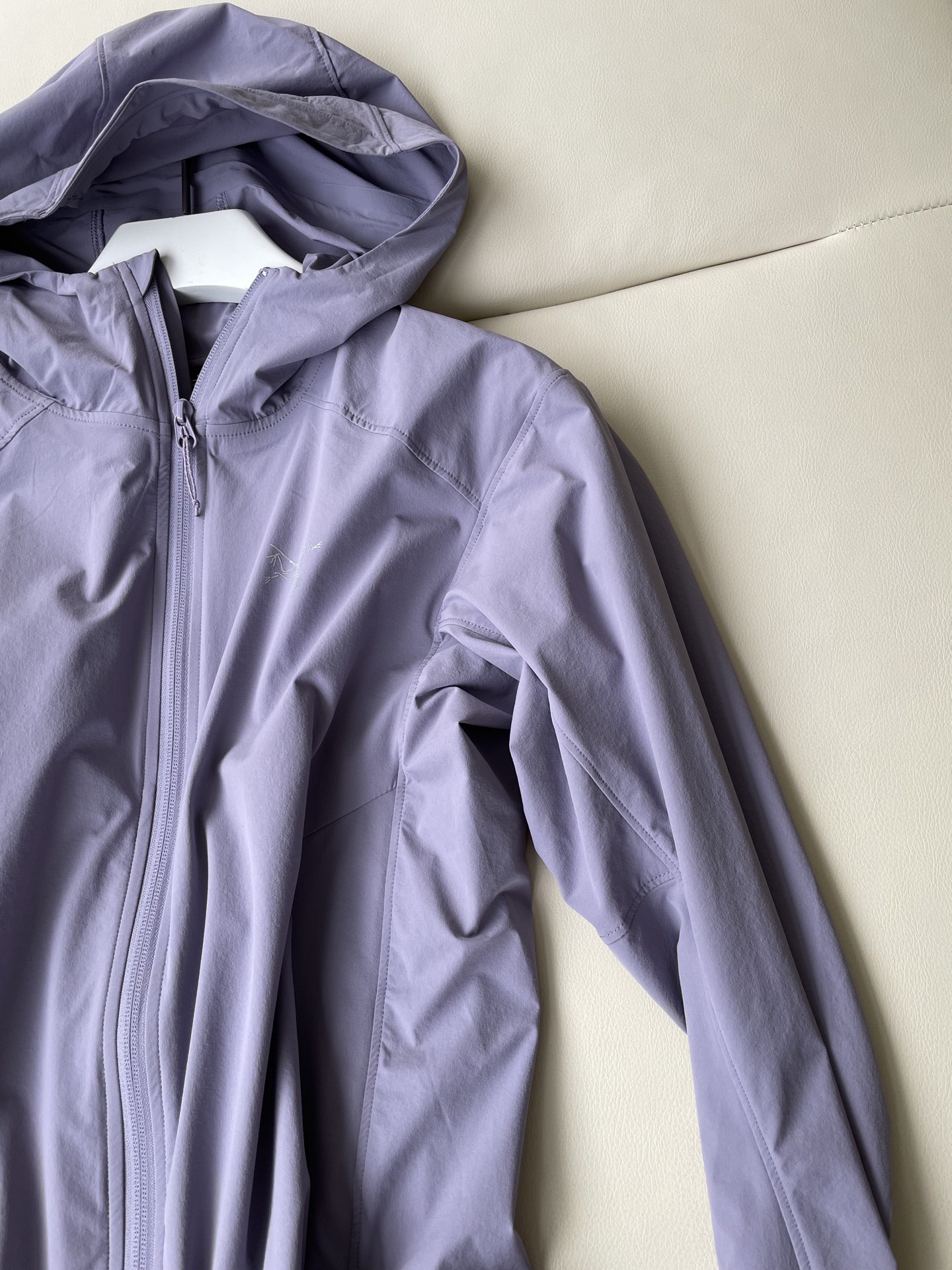 Arc’teryxagammalight Hoody Windproof Suit for Single Female: Features, Materials, and Sizes - 图片 4
