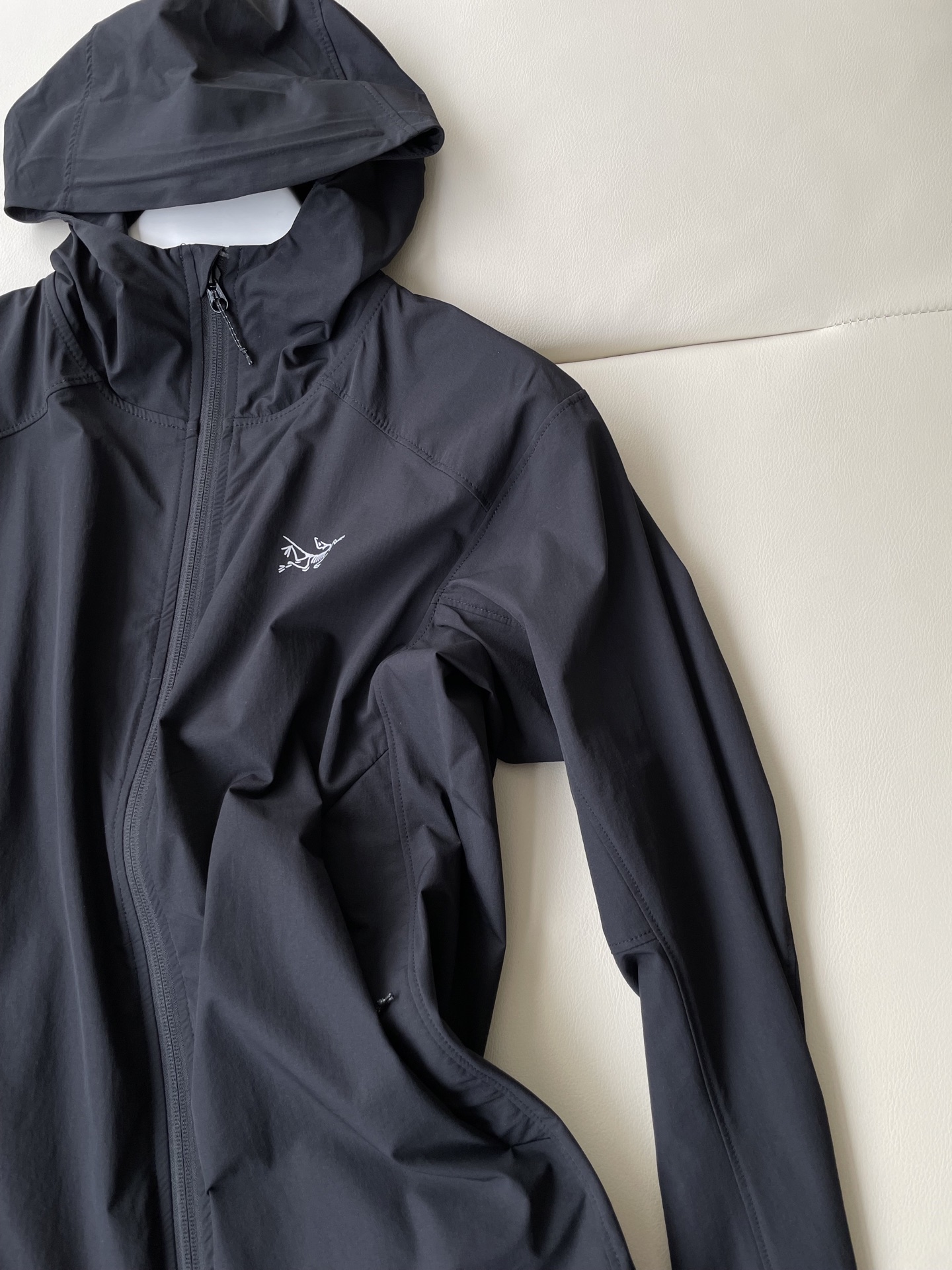 Arc’teryx Gamma Light Hoody Female Windproof Suit Overview: Versatile, Recycled Material, Comfortable Fit - 图片 5