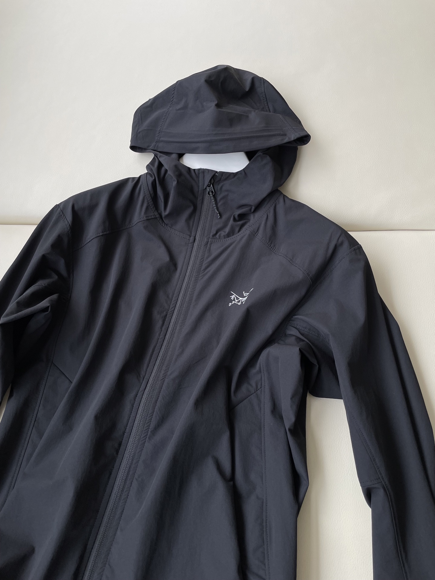Arc’teryx Gamma Light Hoody Female Windproof Suit Overview: Versatile, Recycled Material, Comfortable Fit - 图片 2
