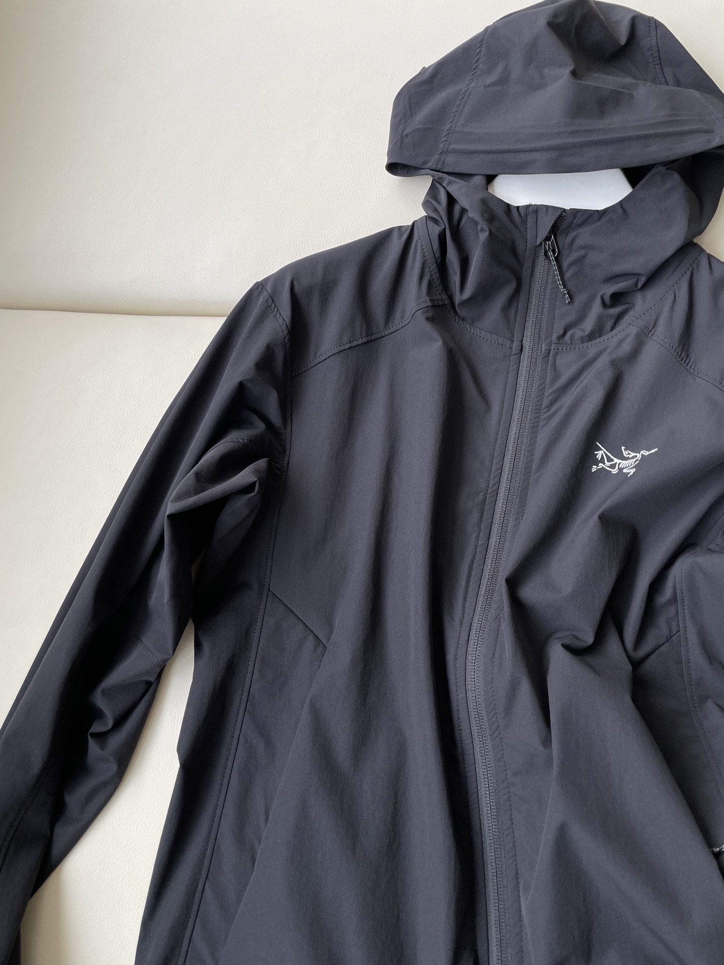 Arc’teryx Gamma Light Hoody Female Windproof Suit Overview: Versatile, Recycled Material, Comfortable Fit - 图片 3