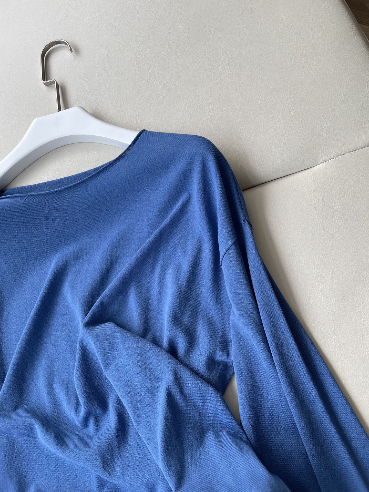TheRow 25 Knitting Blouse: Simple, Soft, Elastic, Comfortable in Black, White, Blue - 图片 3