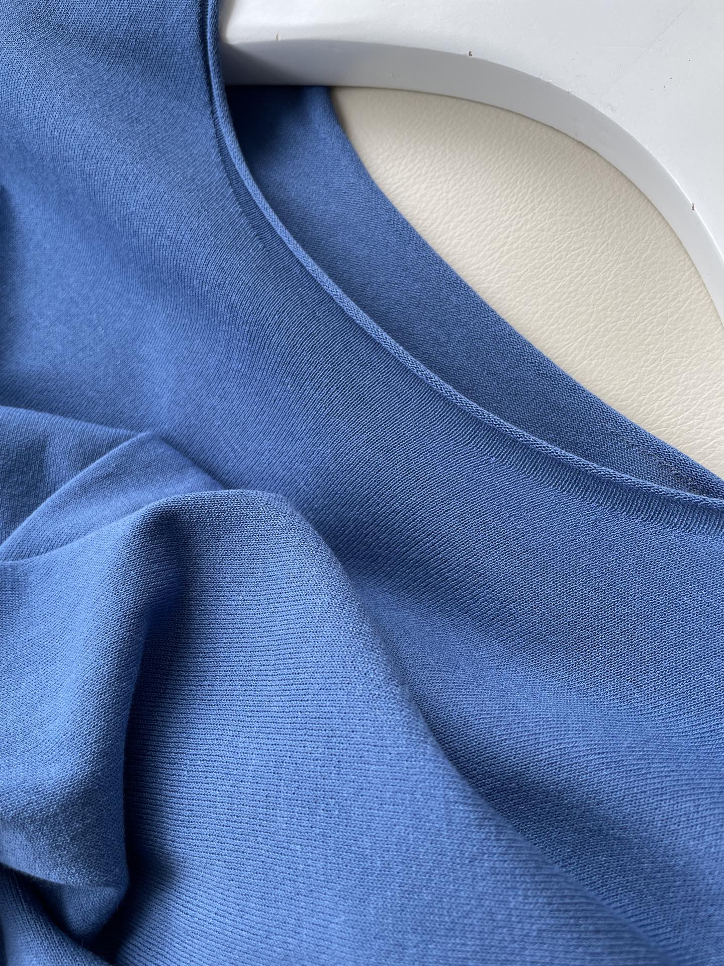 TheRow 25 Knitting Blouse: Simple, Soft, Elastic, Comfortable in Black, White, Blue - 图片 7