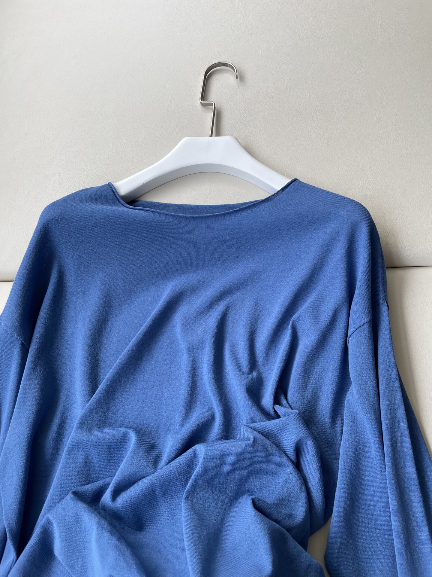 TheRow 25 Knitting Blouse: Simple, Soft, Elastic, Comfortable in Black, White, Blue - 图片 2
