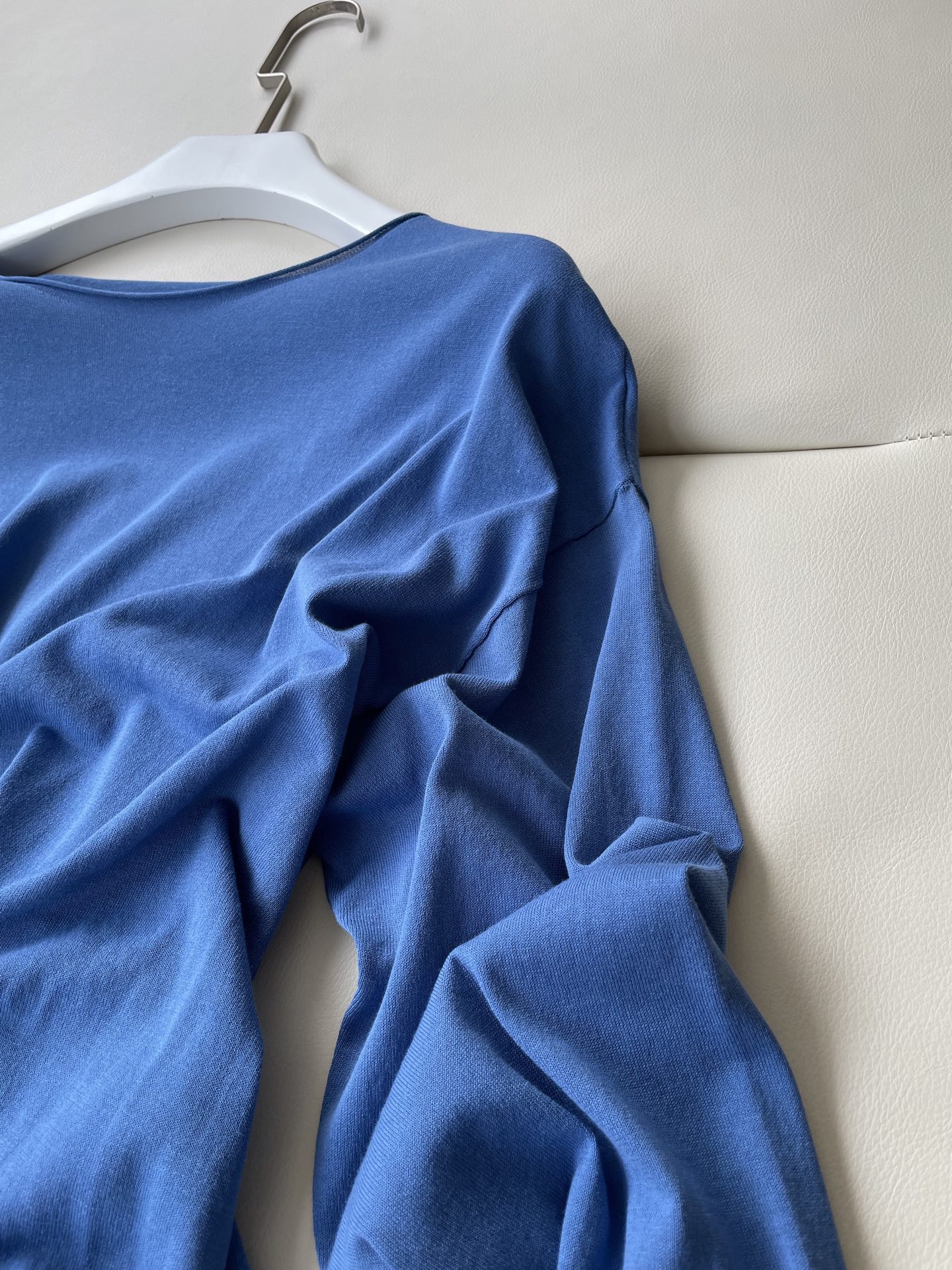 TheRow 25 Knitting Blouse: Simple, Soft, Elastic, Comfortable in Black, White, Blue - 图片 6