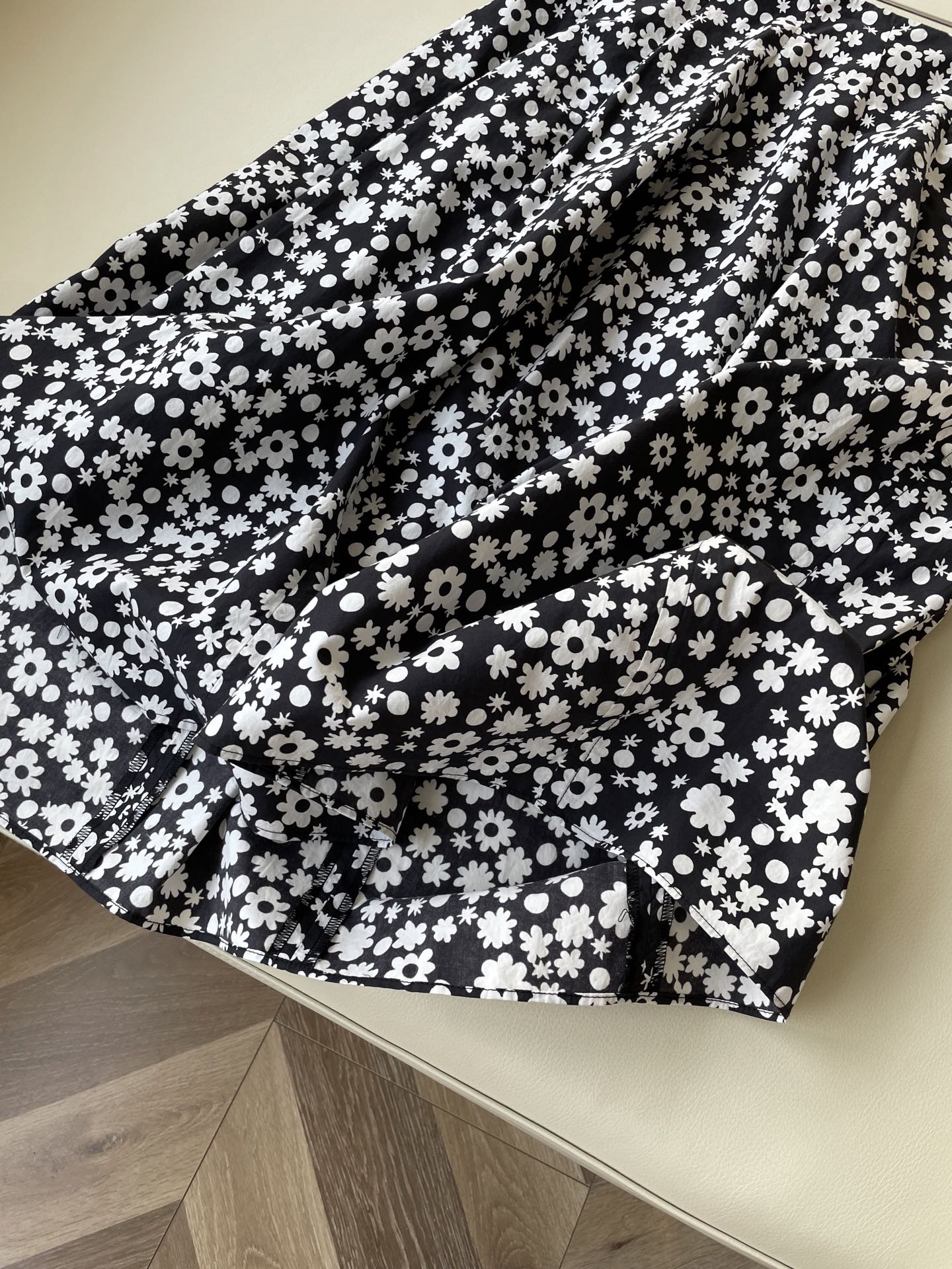 Marni Pyremaphrodite Women’s Suit with Daisy Theme and High Waist Design - 图片 4