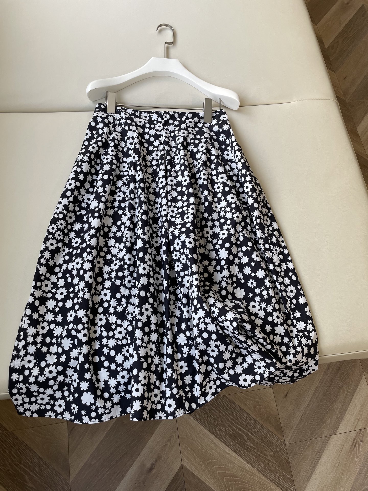 Marni Pyremaphrodite Women’s Suit with Daisy Theme and High Waist Design
