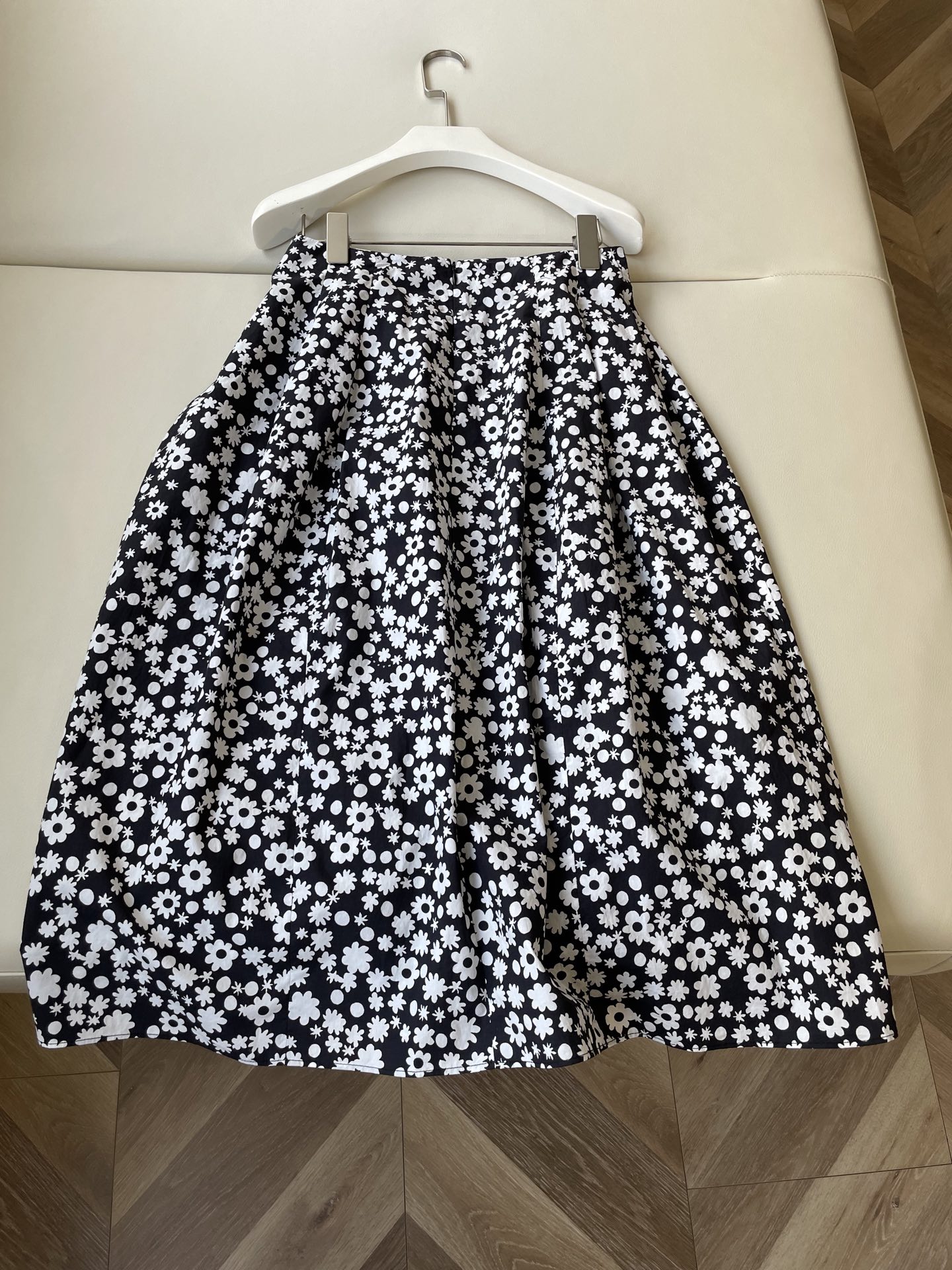 Marni Pyremaphrodite Women’s Suit with Daisy Theme and High Waist Design - 图片 8