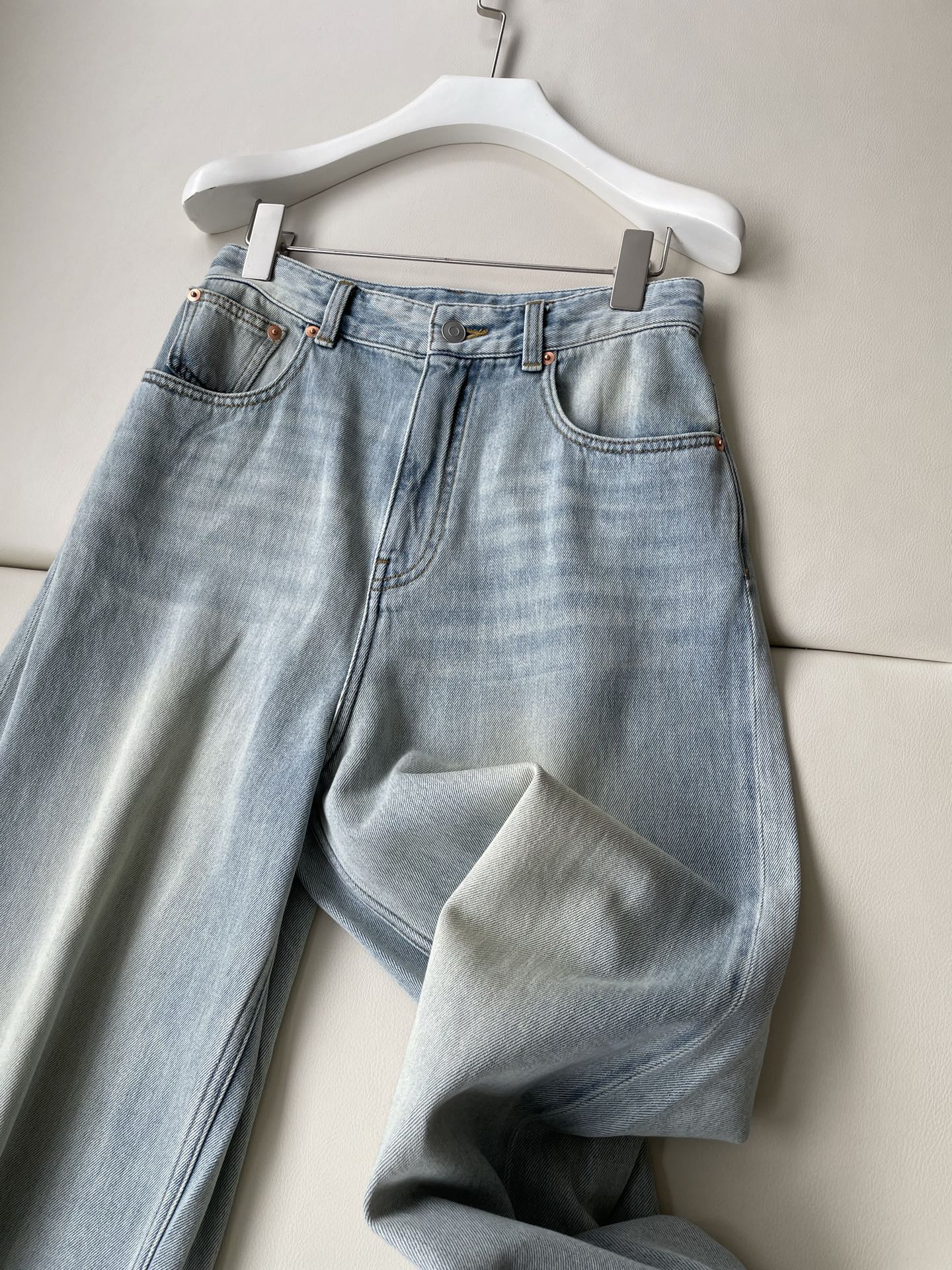 Turkish Cotton Wide-Legged Jeans: Soft, Cozy, and Unique Water-Washed Design - 图片 2