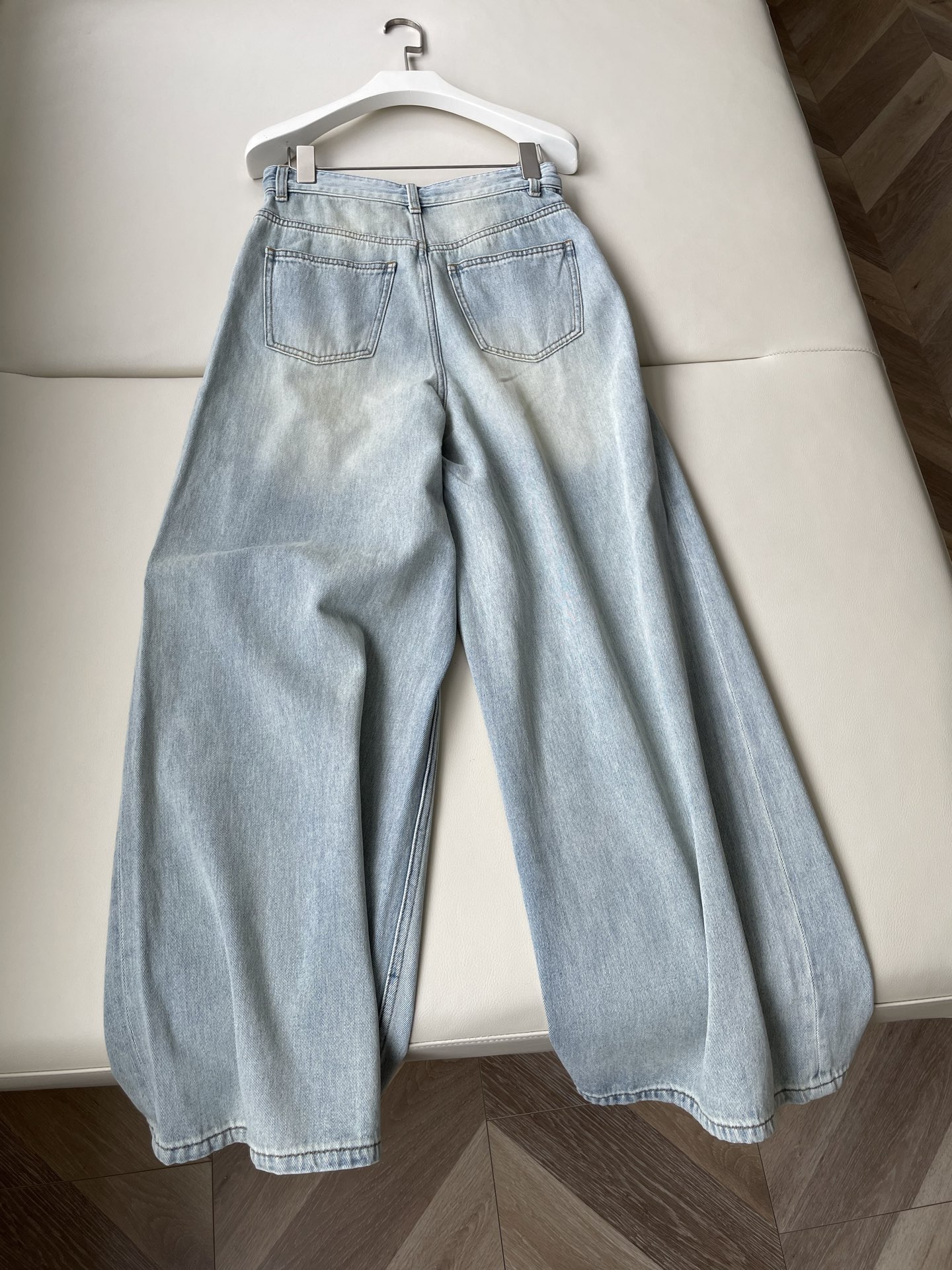 Turkish Cotton Wide-Legged Jeans: Soft, Cozy, and Unique Water-Washed Design - 图片 7