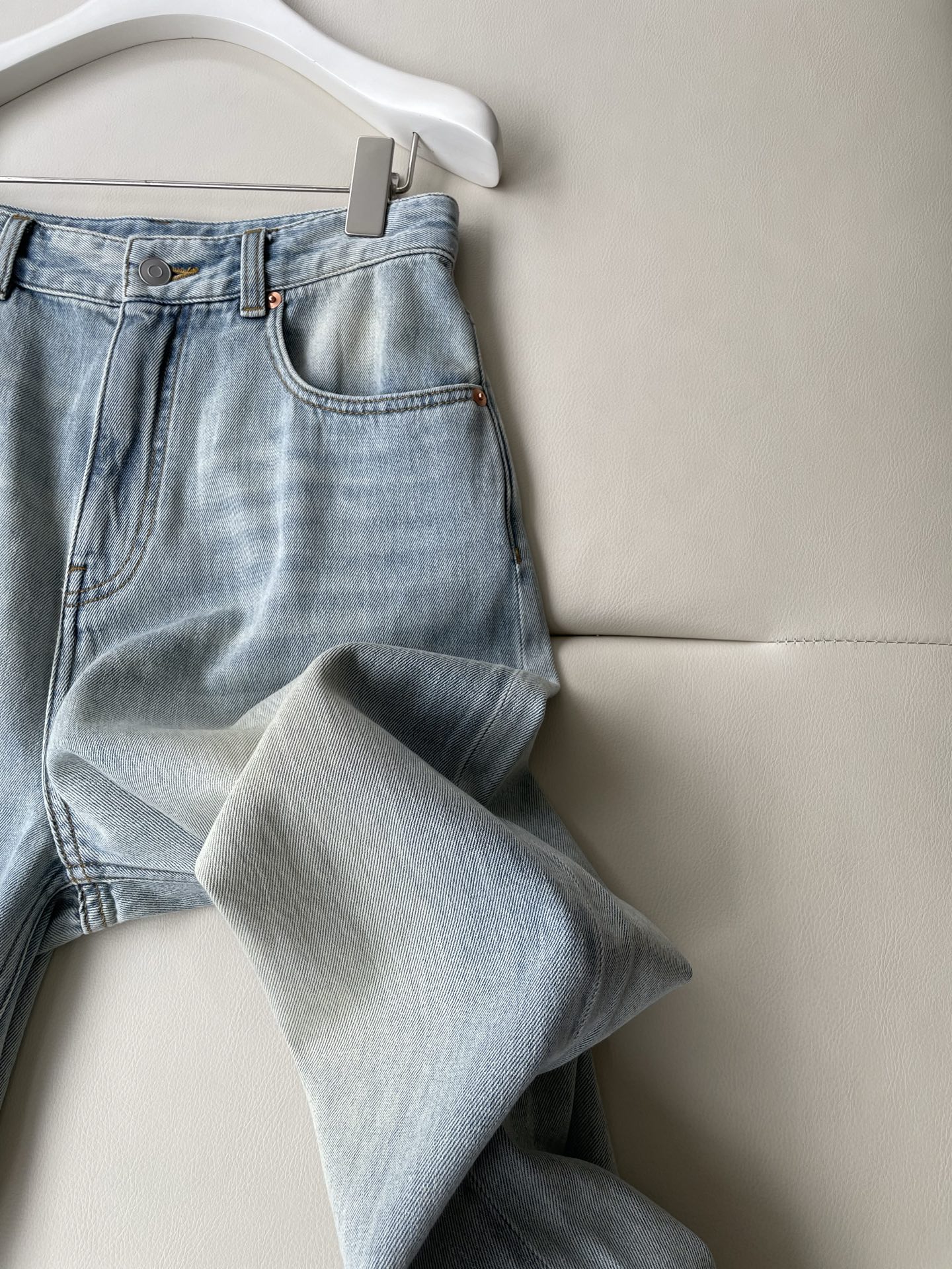 Turkish Cotton Wide-Legged Jeans: Soft, Cozy, and Unique Water-Washed Design - 图片 5